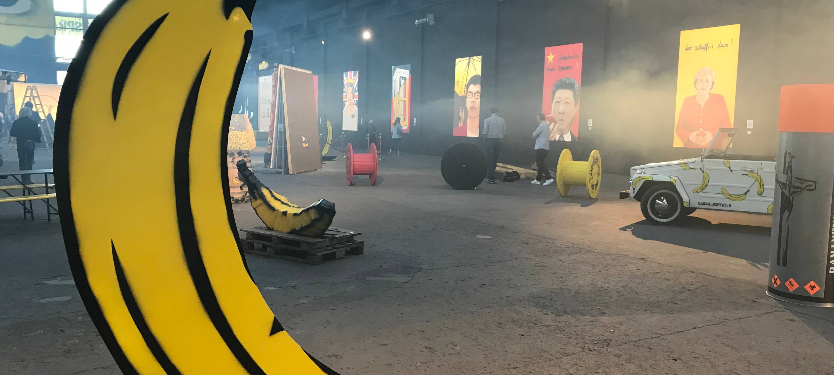 Kunst-Ausstellung: "German Urban Popart" vom Bananen-Sprayer in Köln eröffnet