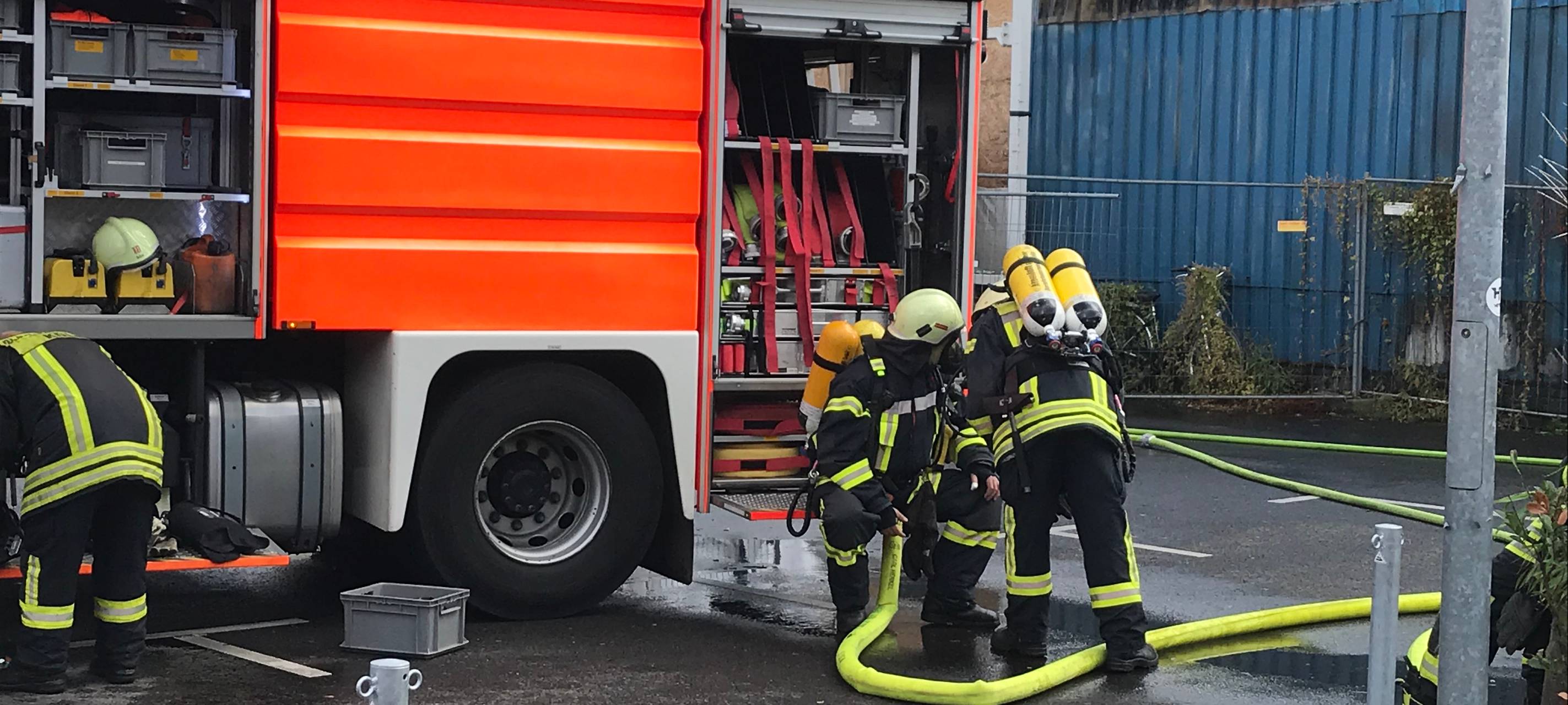 Polizei sucht Zeugen nach Autobrand