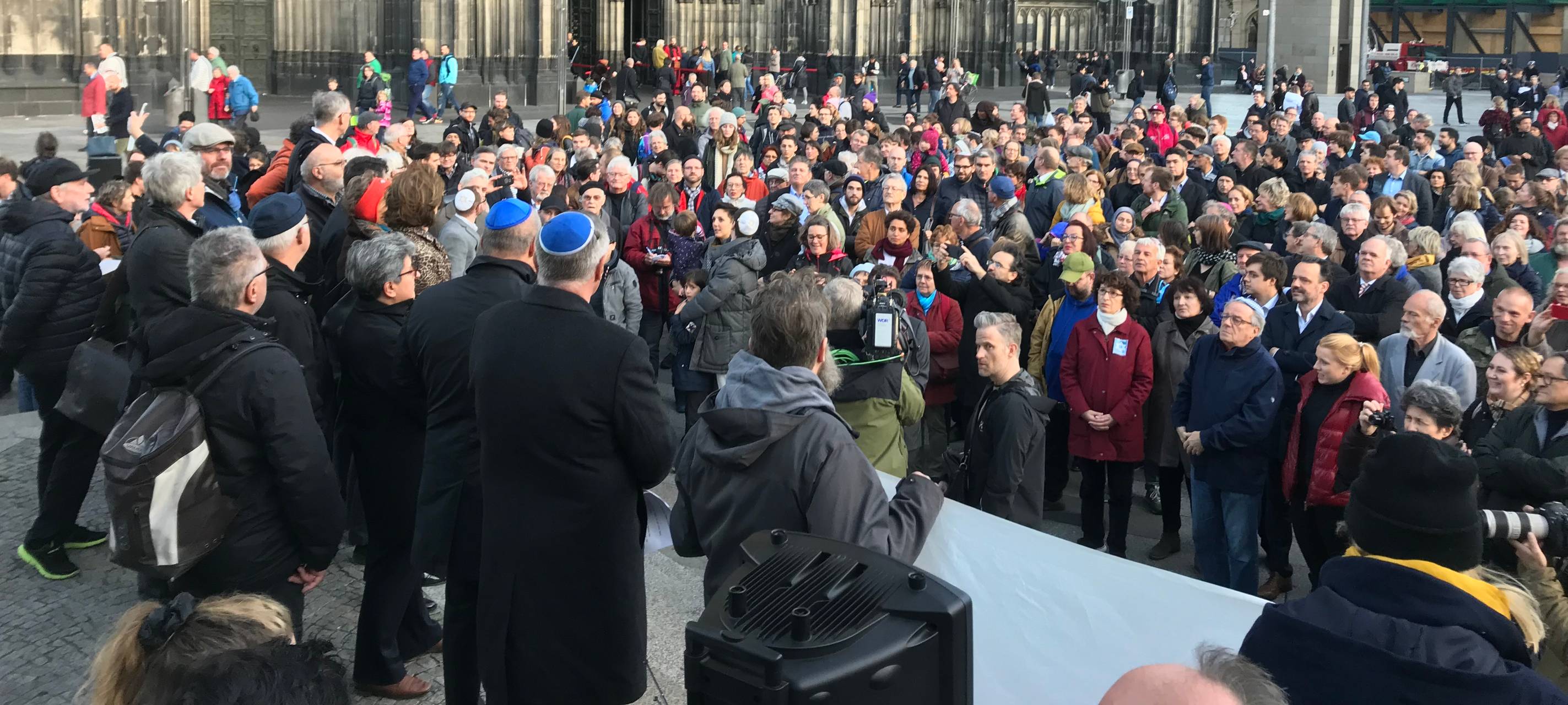 Köln zeigt Anteilnahme nach Tat in Halle an der Saale