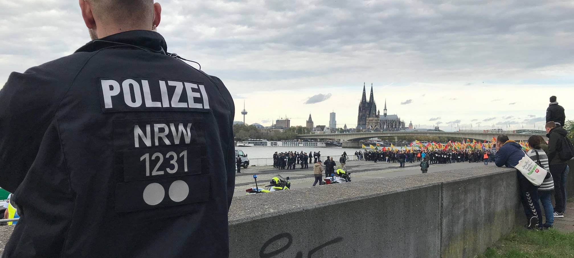 Drei Kilo leichter: Neue Ausrüstung für Bereitschaftspolizei