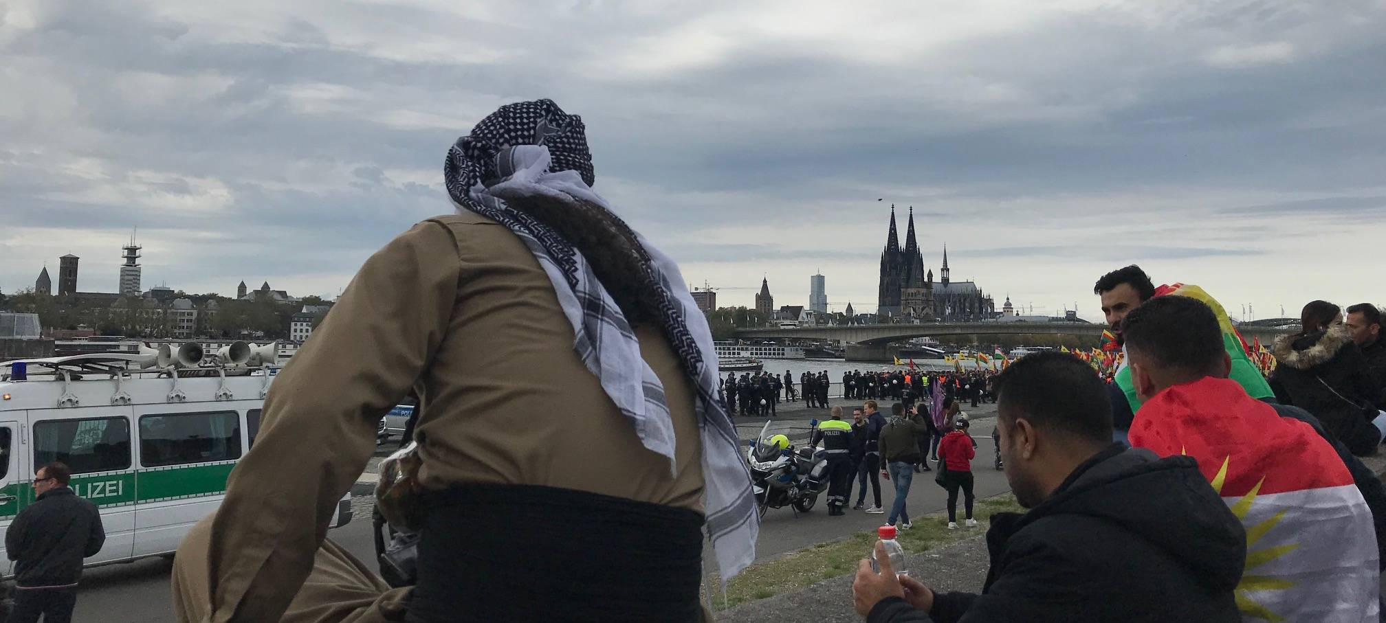 Rund 10.000 Kurden setzten Zeichen gegen Militäroffensive