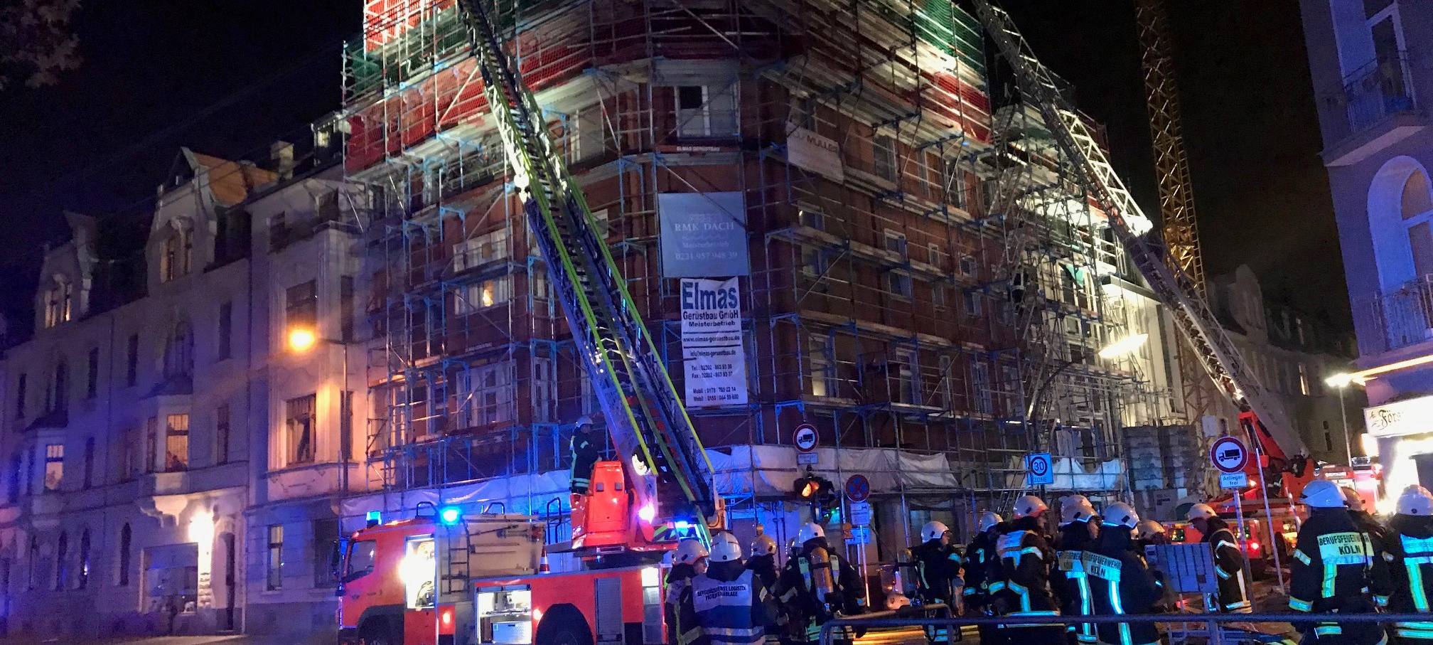 Großeinsatz wegen Wohnungsbrand