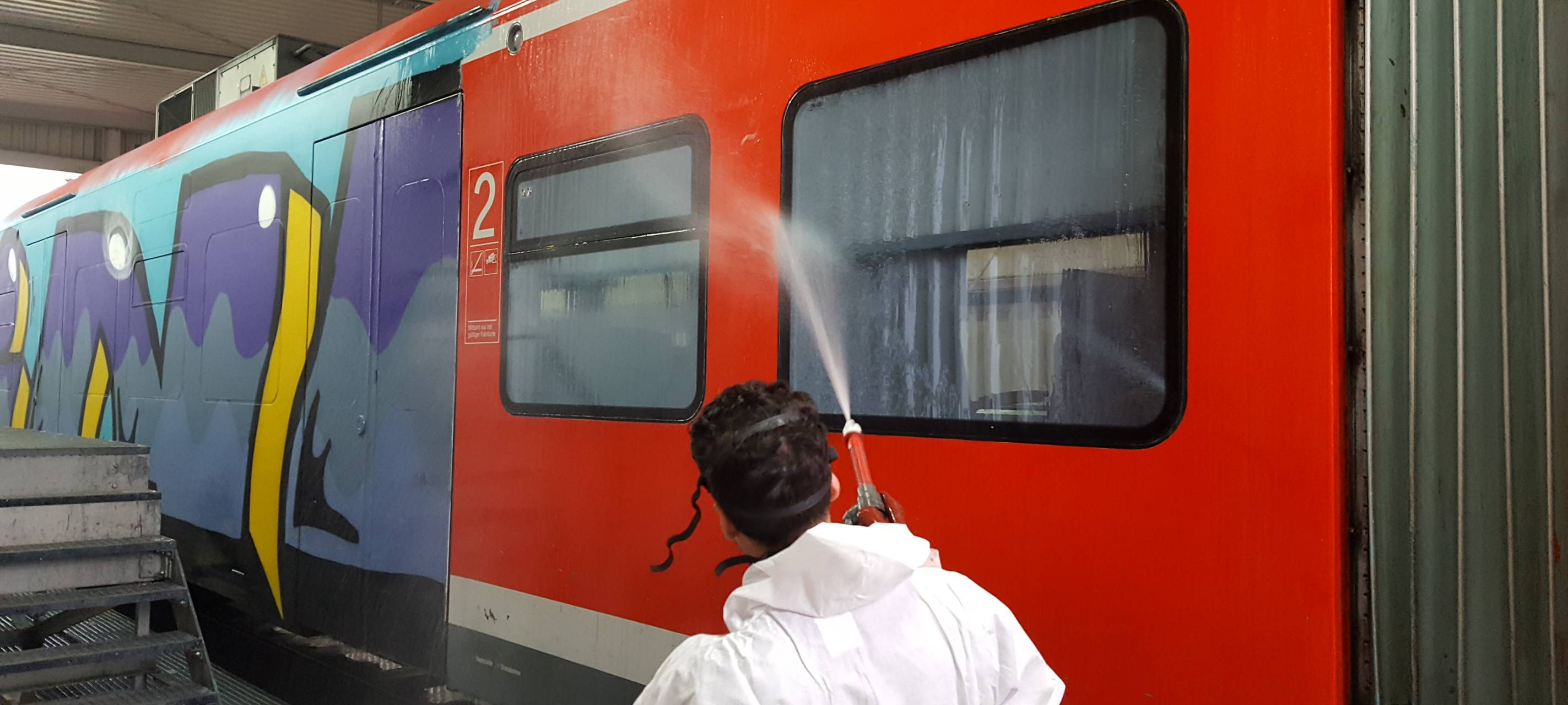 Zugausfälle durch Graffiti