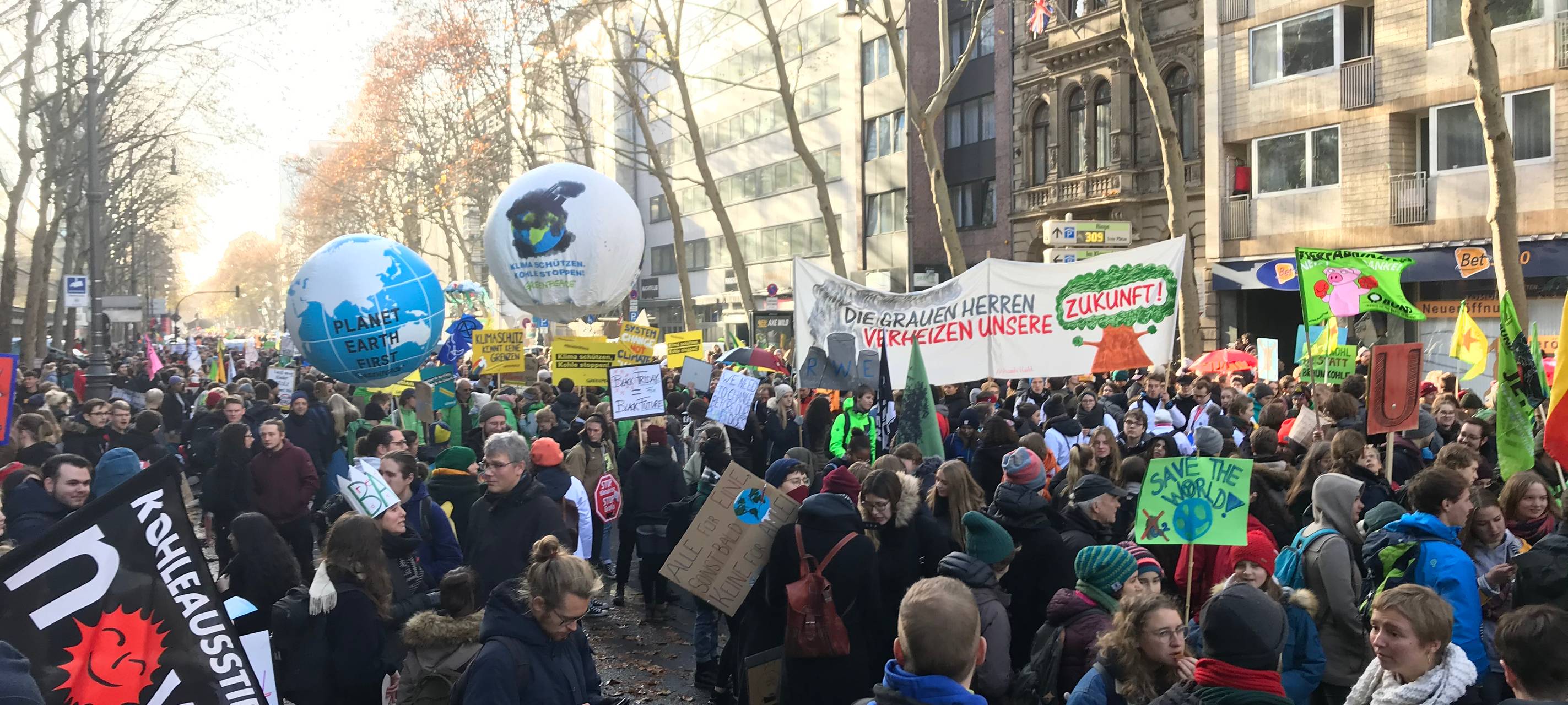 Tausende demonstrieren friedlich fürs Klima