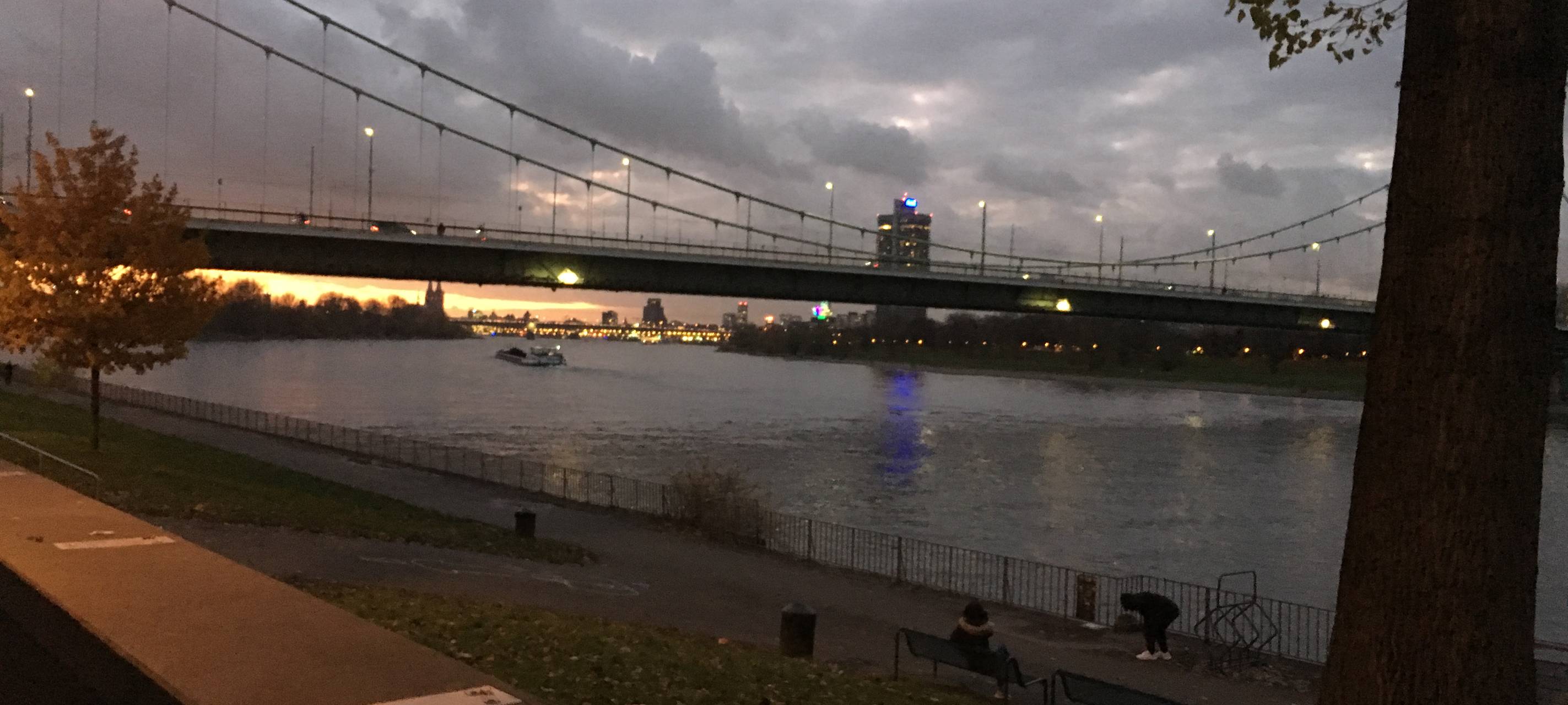Rheinpegel steigt langsam weiter