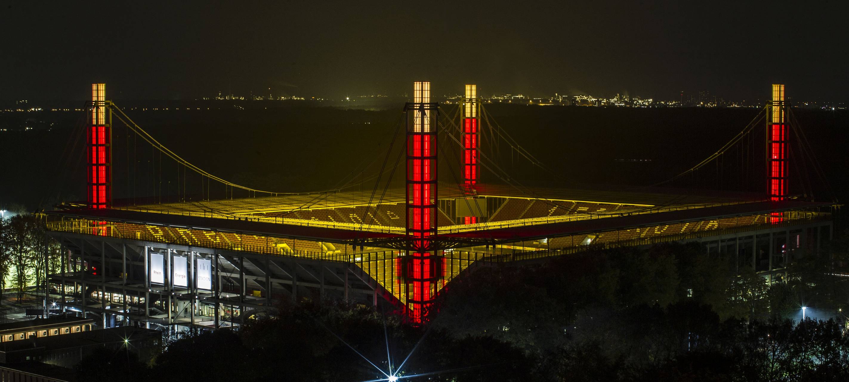 Die zweite „Kerze“ leuchtet im RheinEnergieSTADION