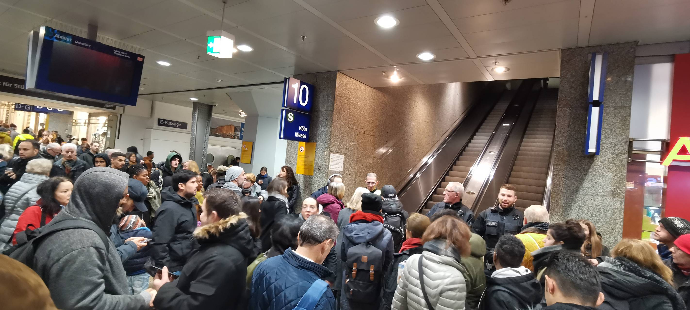 Kölner Hauptbahnhof hat wieder Strom