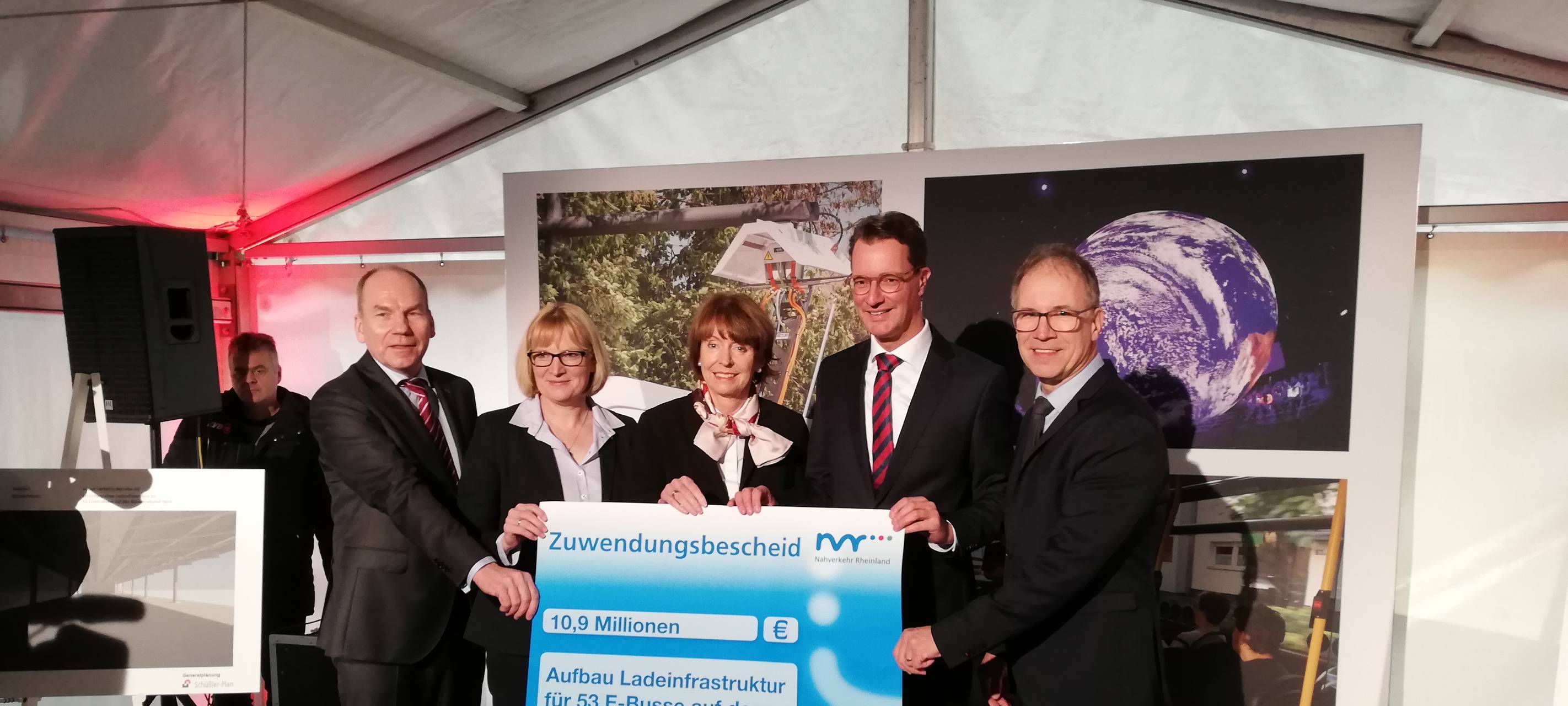 KVB bereitet Ladestationen für E-Buslinien vor