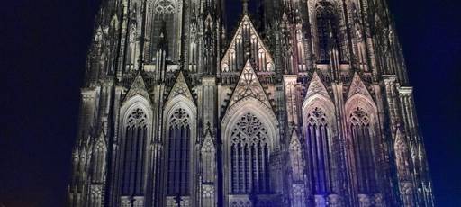 Regenwolke löst Feuerwehr-Großeinsatz am Dom aus