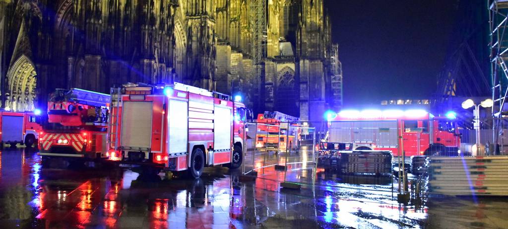 Regenwolke löst Feuerwehr-Großeinsatz am Dom aus