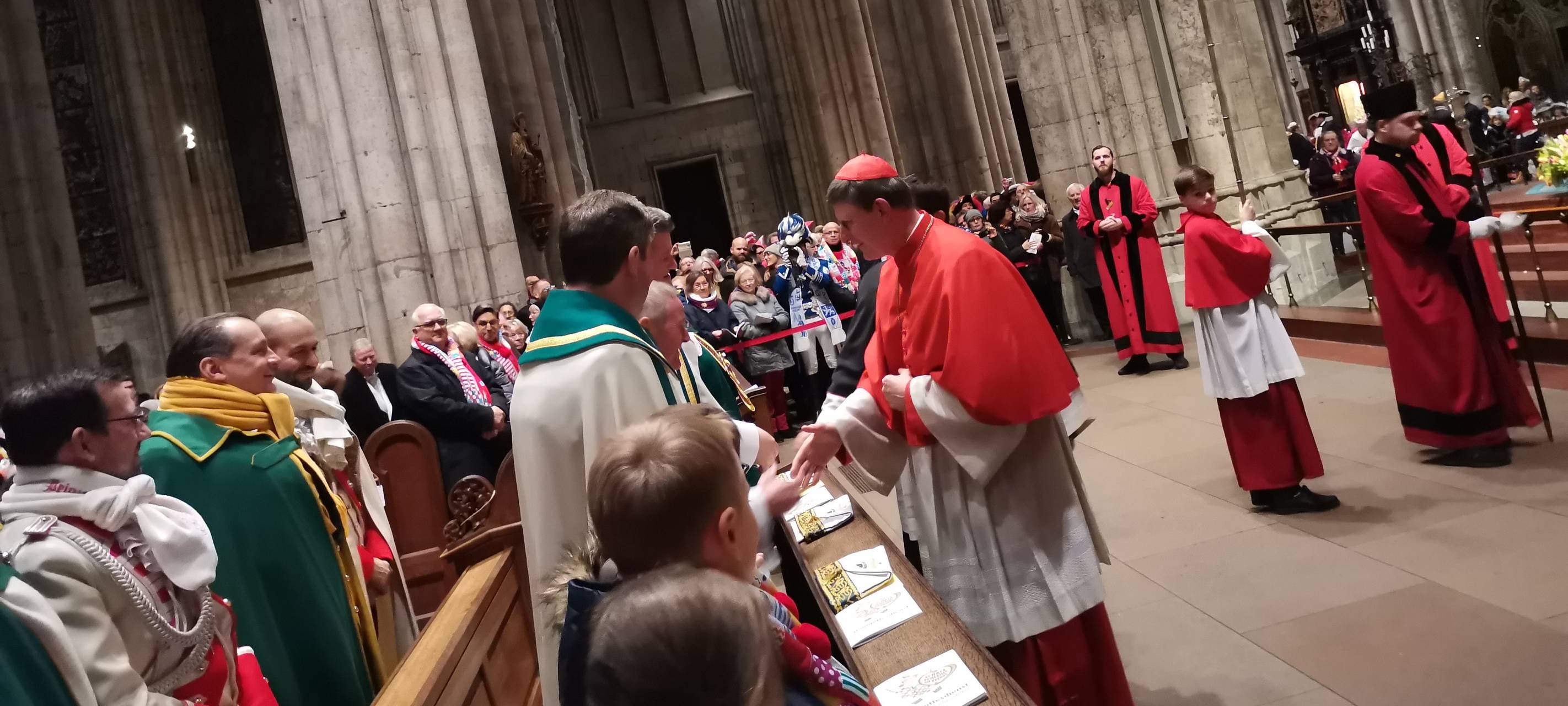 Kölner Dreigestirn im Dom-Gottesdienst