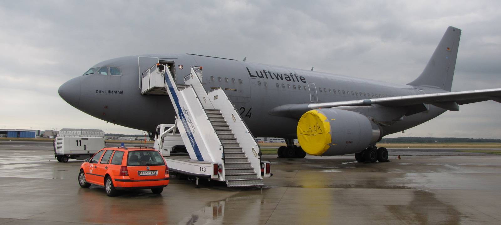 Luftwaffe startet Evakuierungsflug von Köln aus
