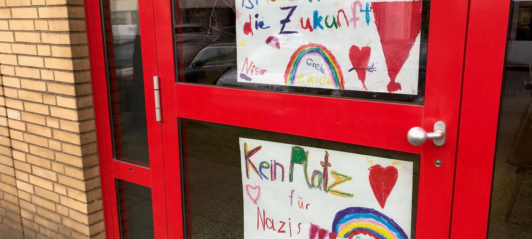 Braunsfelder wehren sich gegen Hakenkreuze