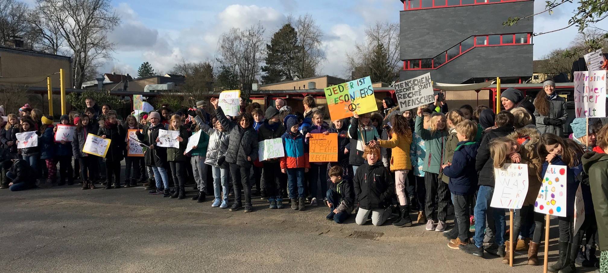 Braunsfelder wehren sich gegen Hakenkreuze