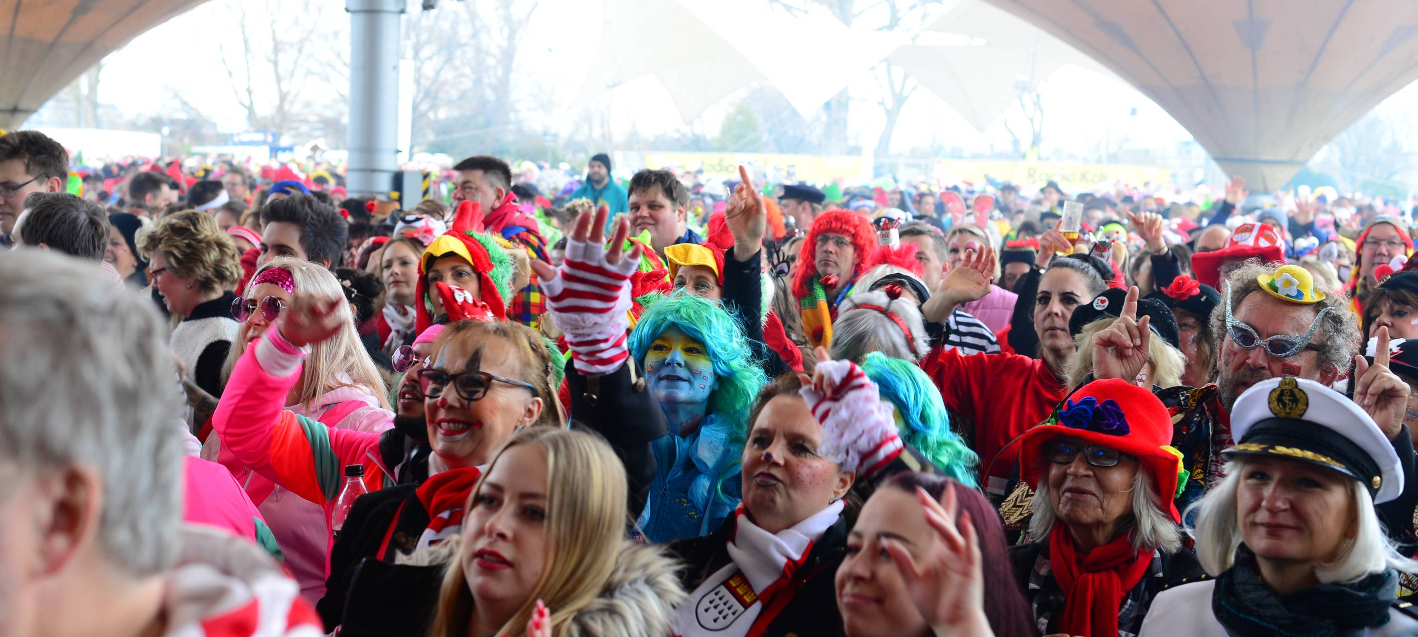 Straßenkarneval in Köln gestartet