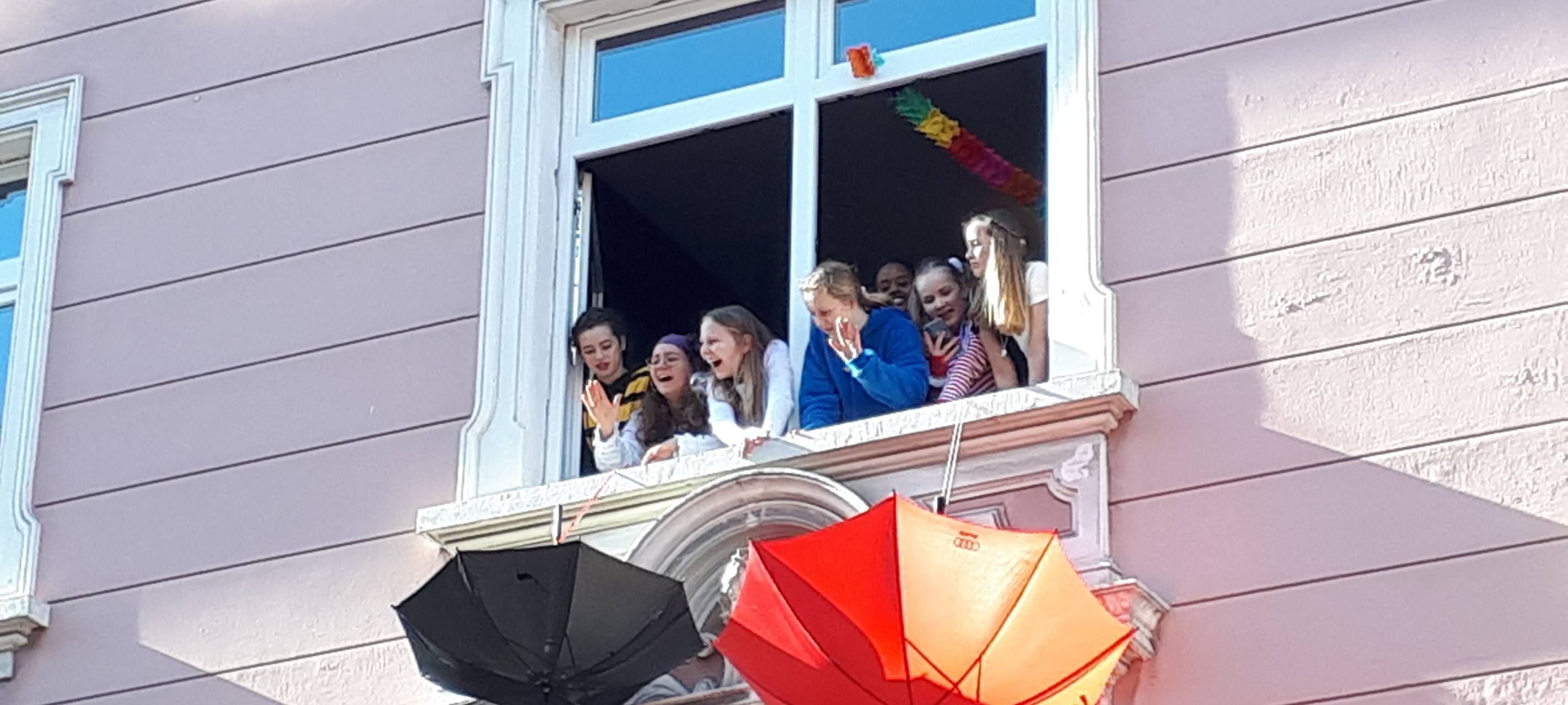 Viele Veedel feierten Dienstag weiter