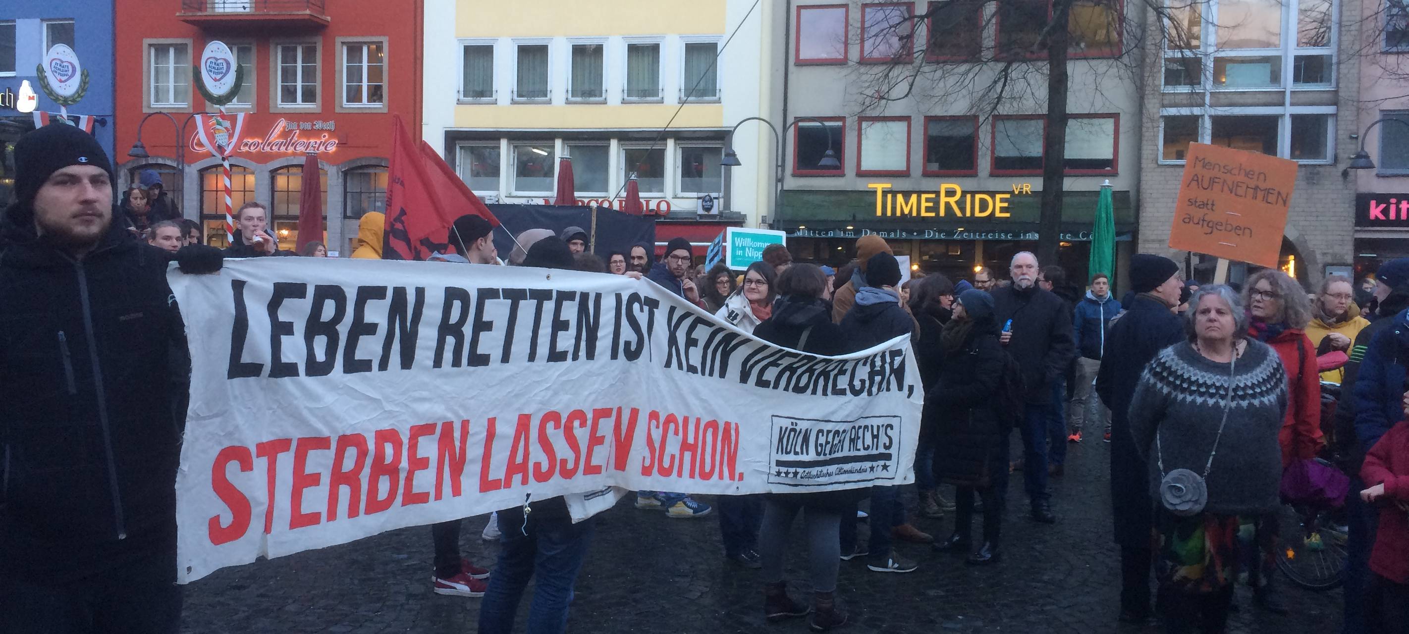 Demo am Alter Markt für humane Flüchtlingspolitik