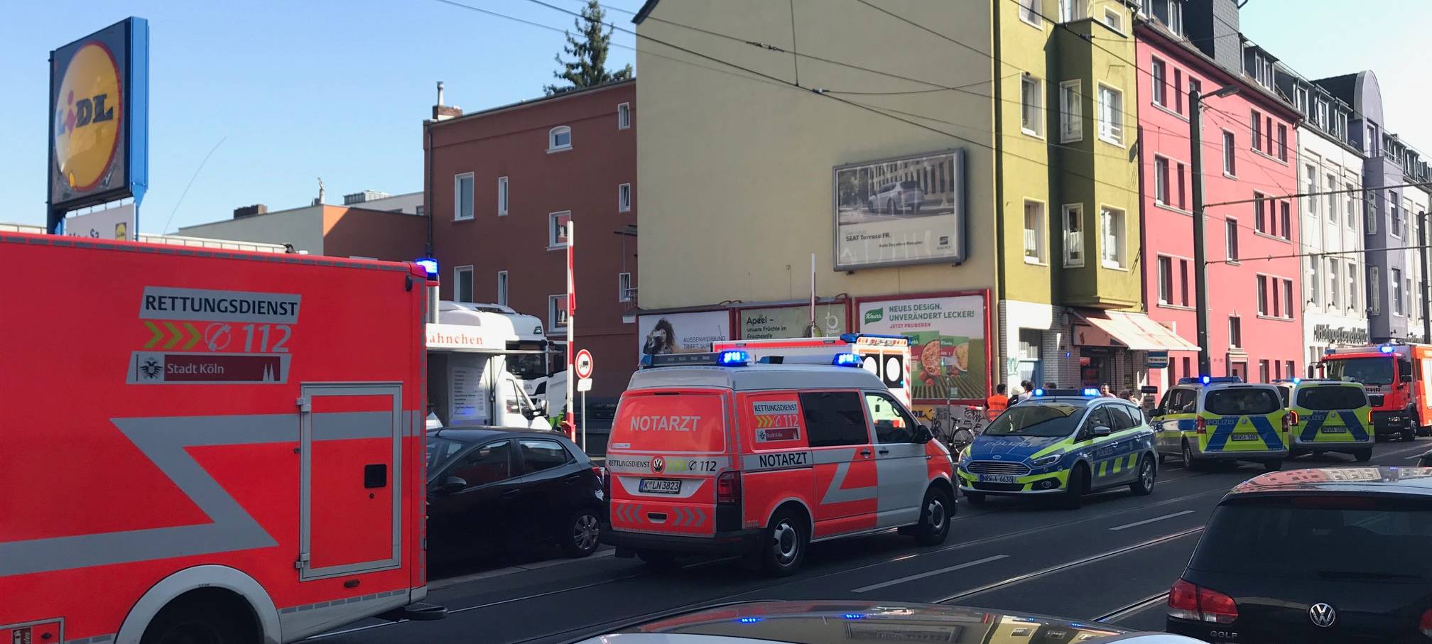 Von LKW erfasst: Kleinkind erliegt schweren Verletzungen