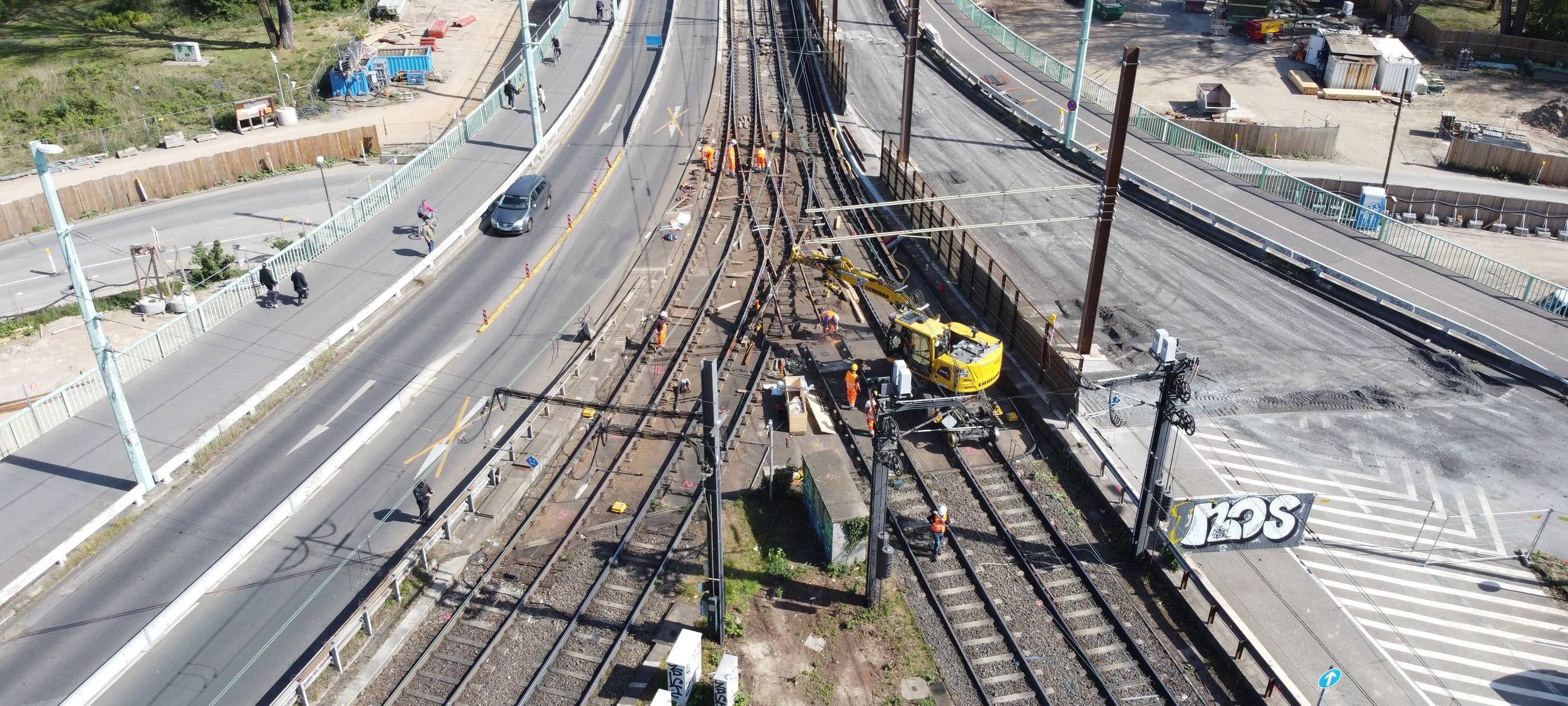 Mülheimer Brücke für Bahnen wieder frei