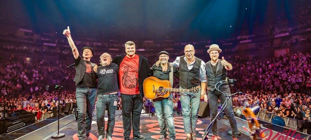 Kölsches Mitsingkonzert im RheinEnergieSTADION