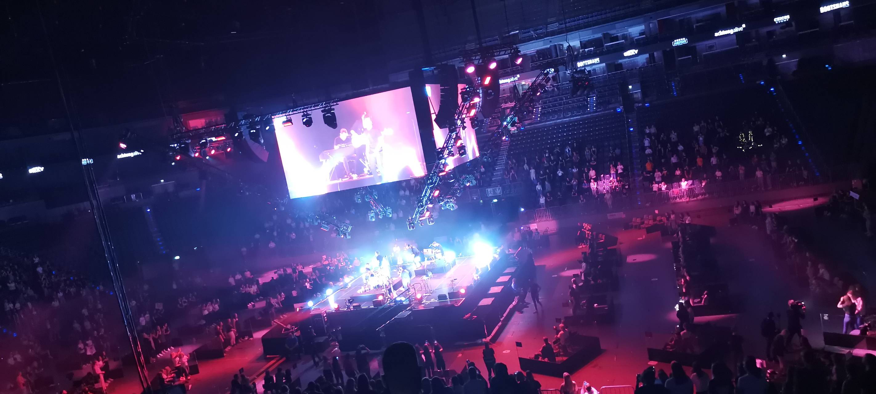 LANXESS arena: Erste Konzerte laufen wieder