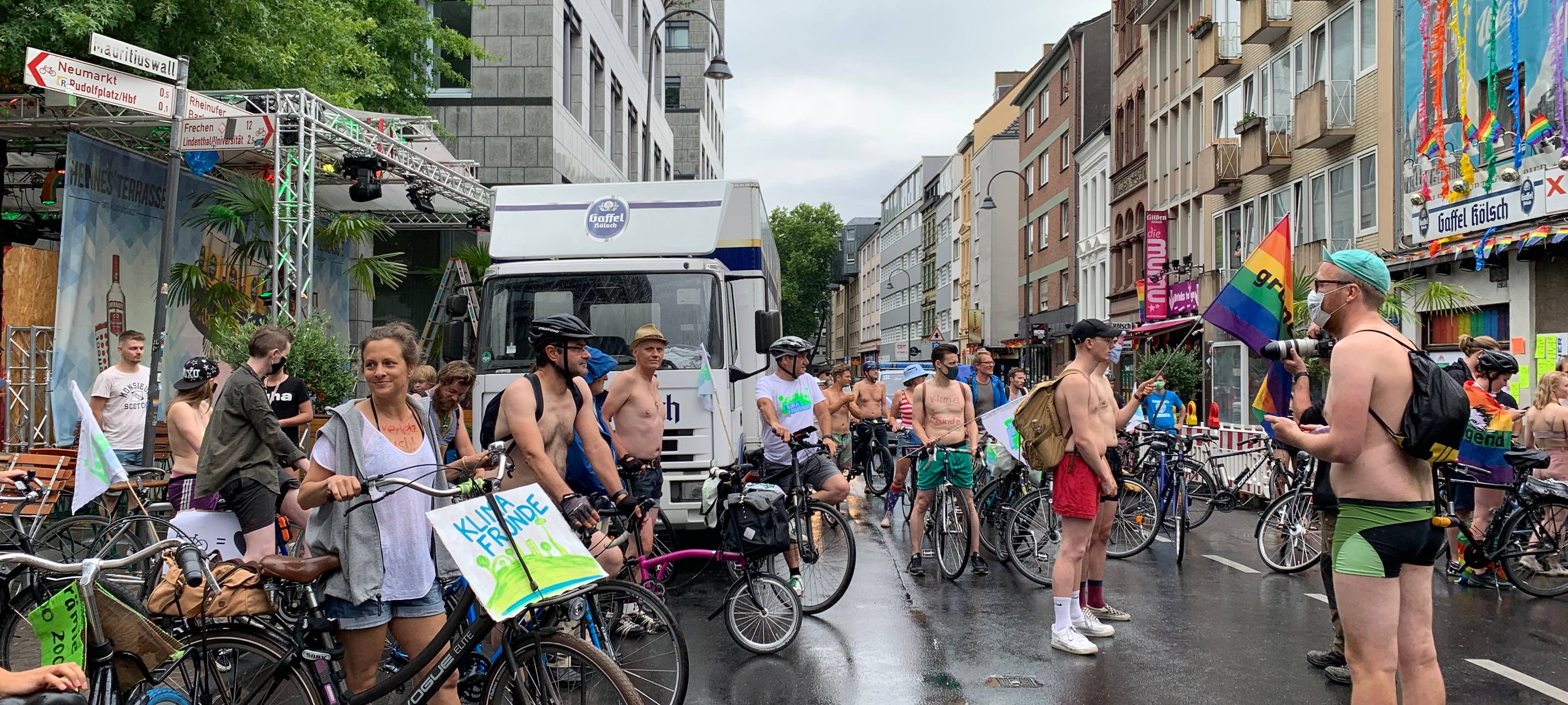Nackte Tatsachen im Straßenverkehr
