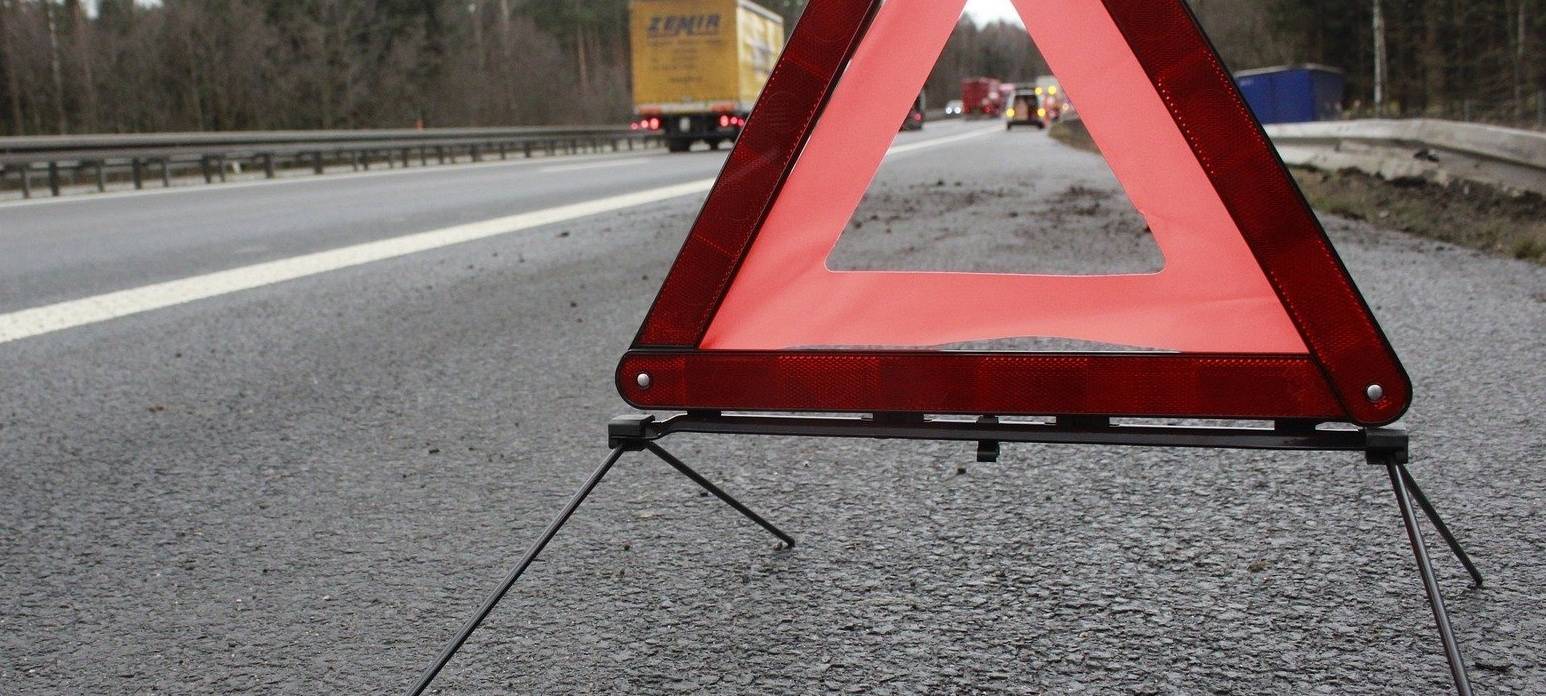 Sattelzug-Fahrer verursacht Unfall auf A3