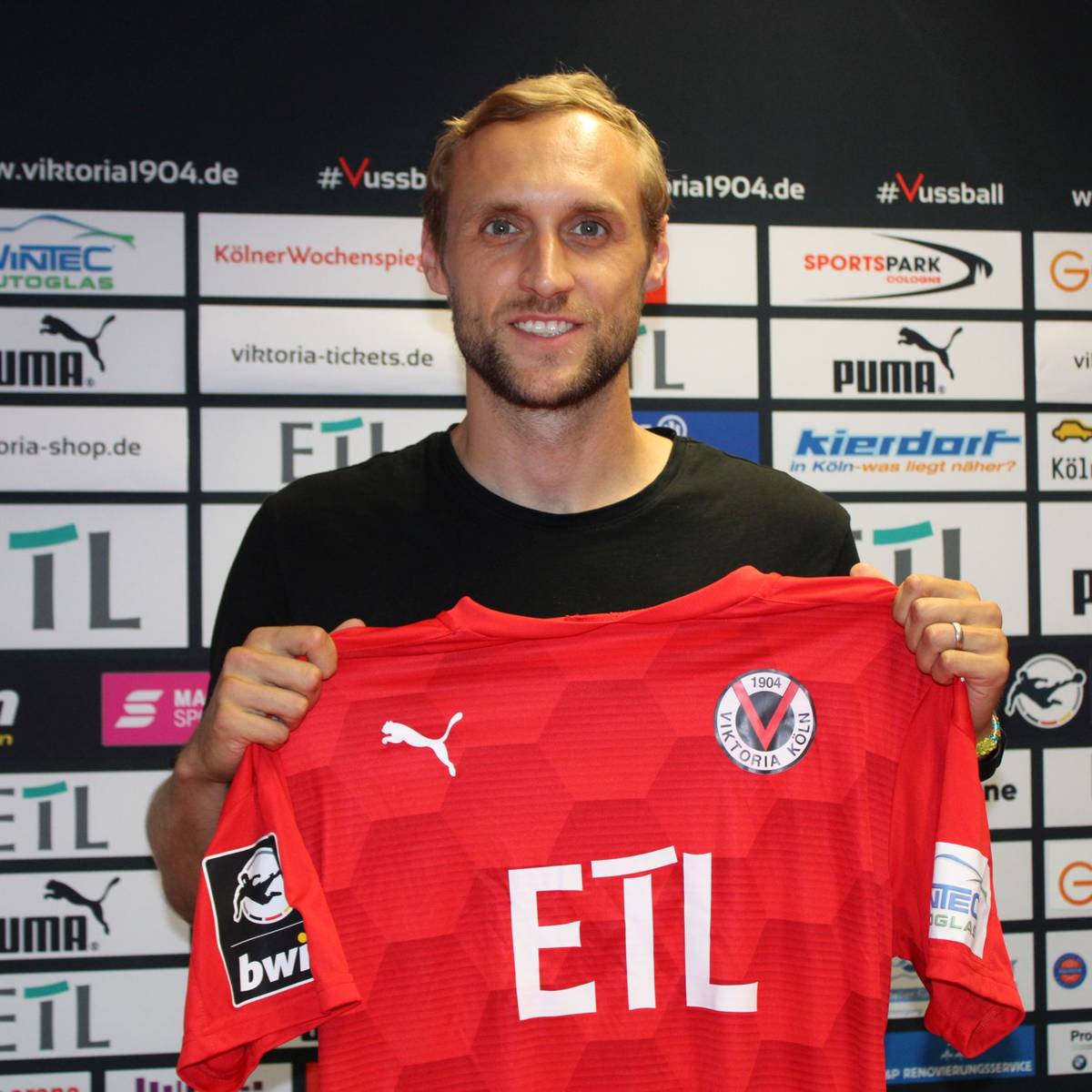 Trikotwechsel für Marcel Risse Radio Köln