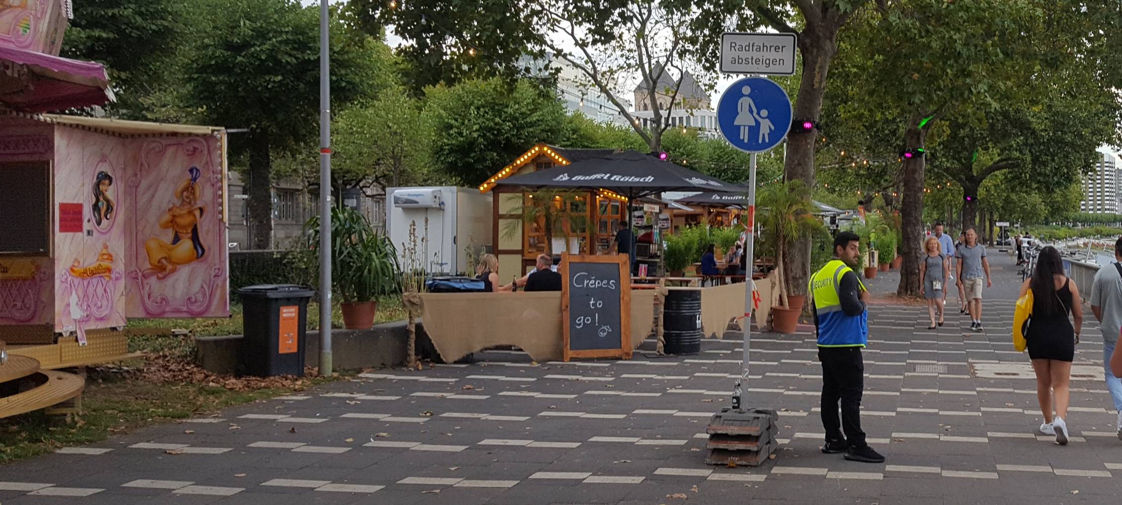 Forderung nach eigener Radspur am Rheinufer