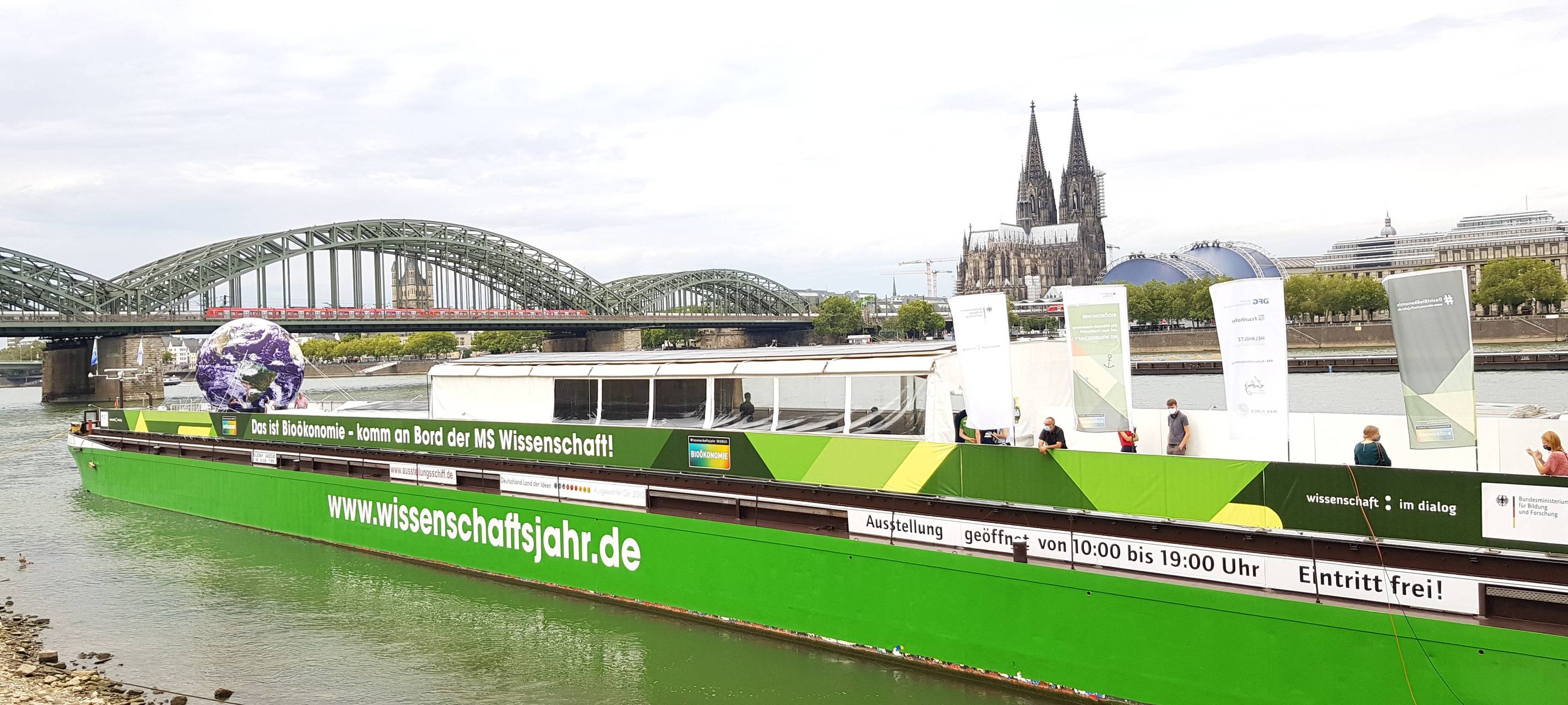 MS Wissenschaft wieder in Köln vor Anker