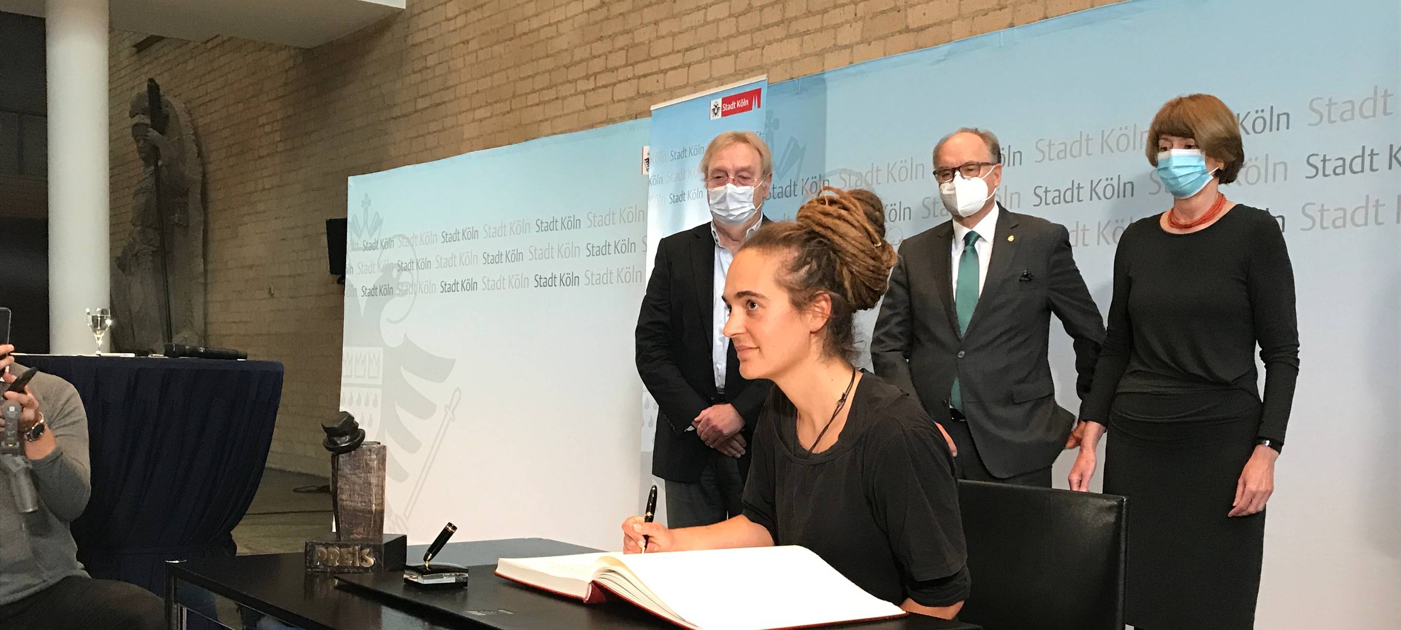 Carola Rackete erhält Preis in Köln
