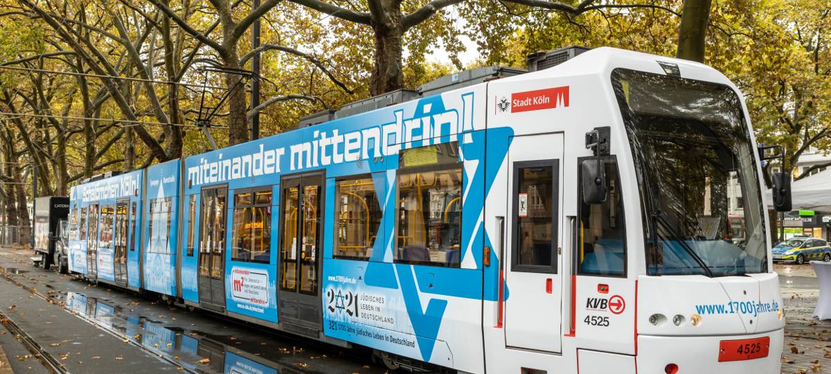 KVB-Bahn als Zeichen gegen Antisemitismus