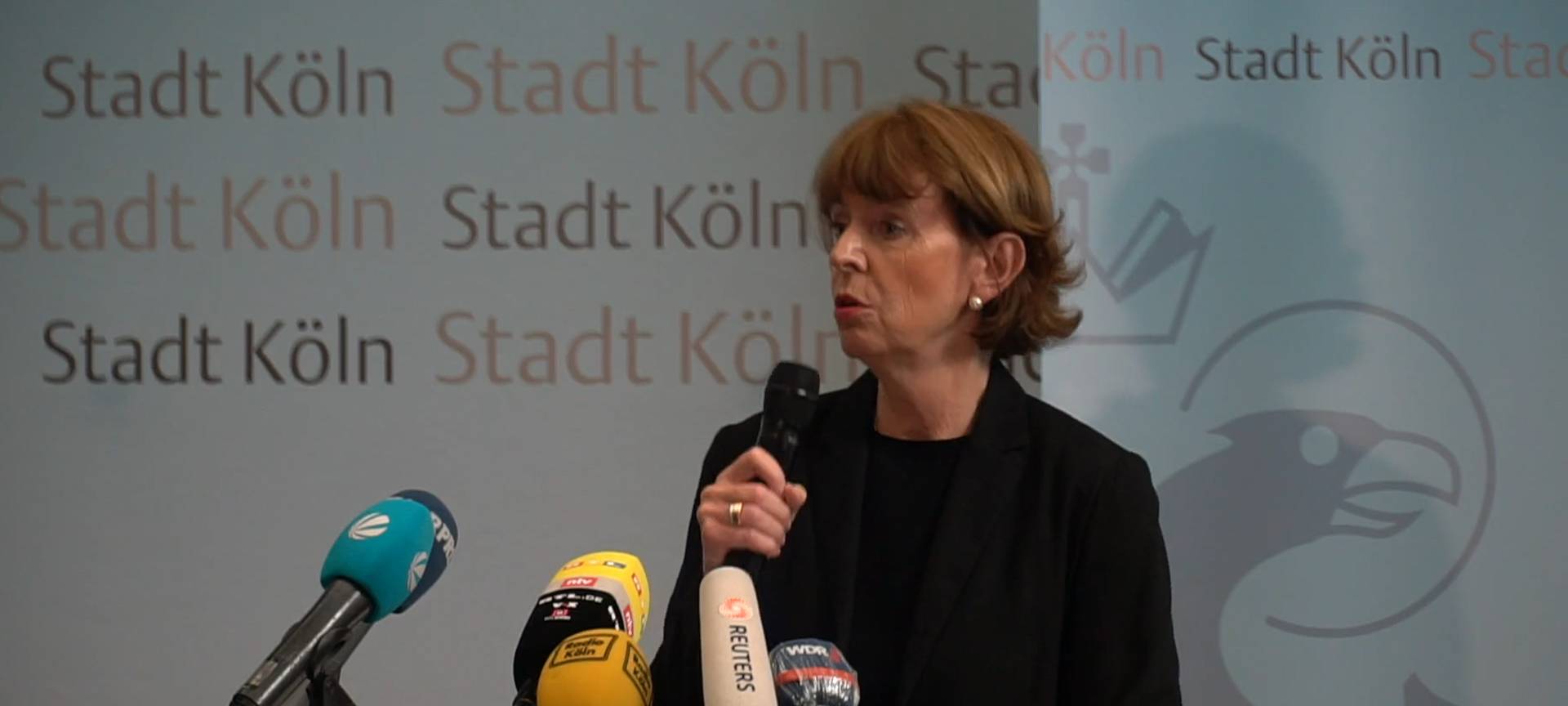 Reker spricht sich für harten Lockdown aus