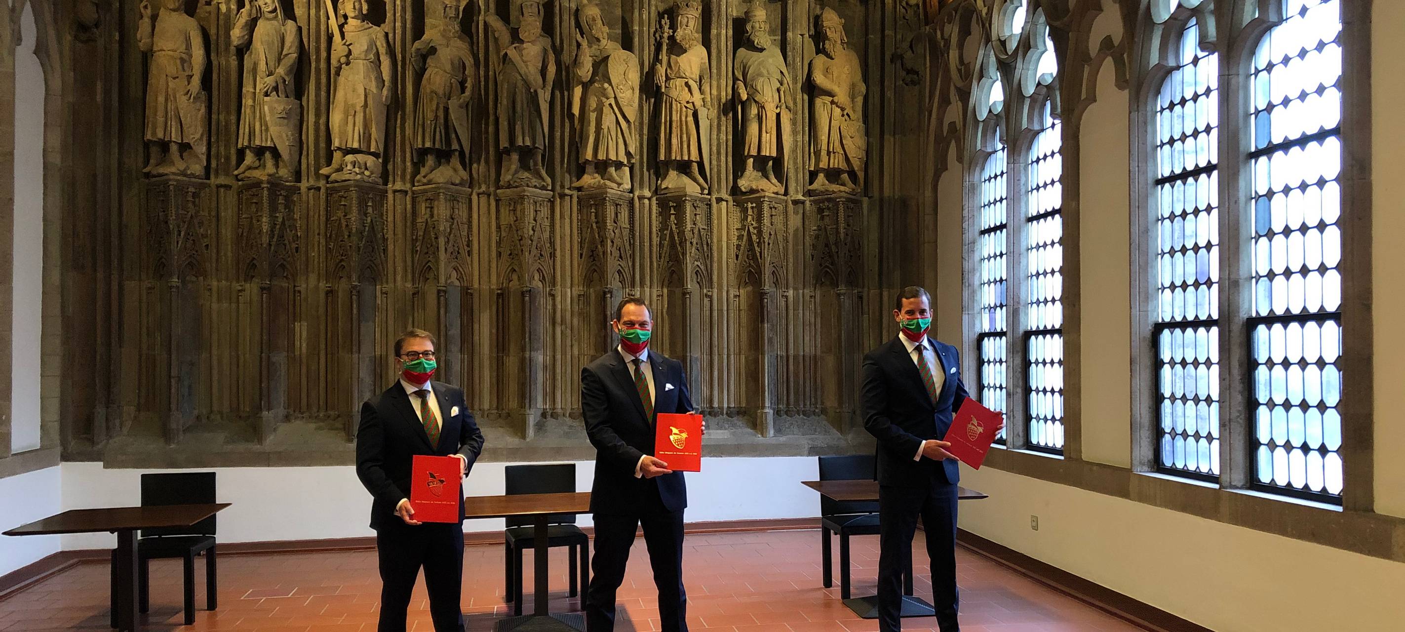 Dreigestirn unterschreibt Sessionsvertrag