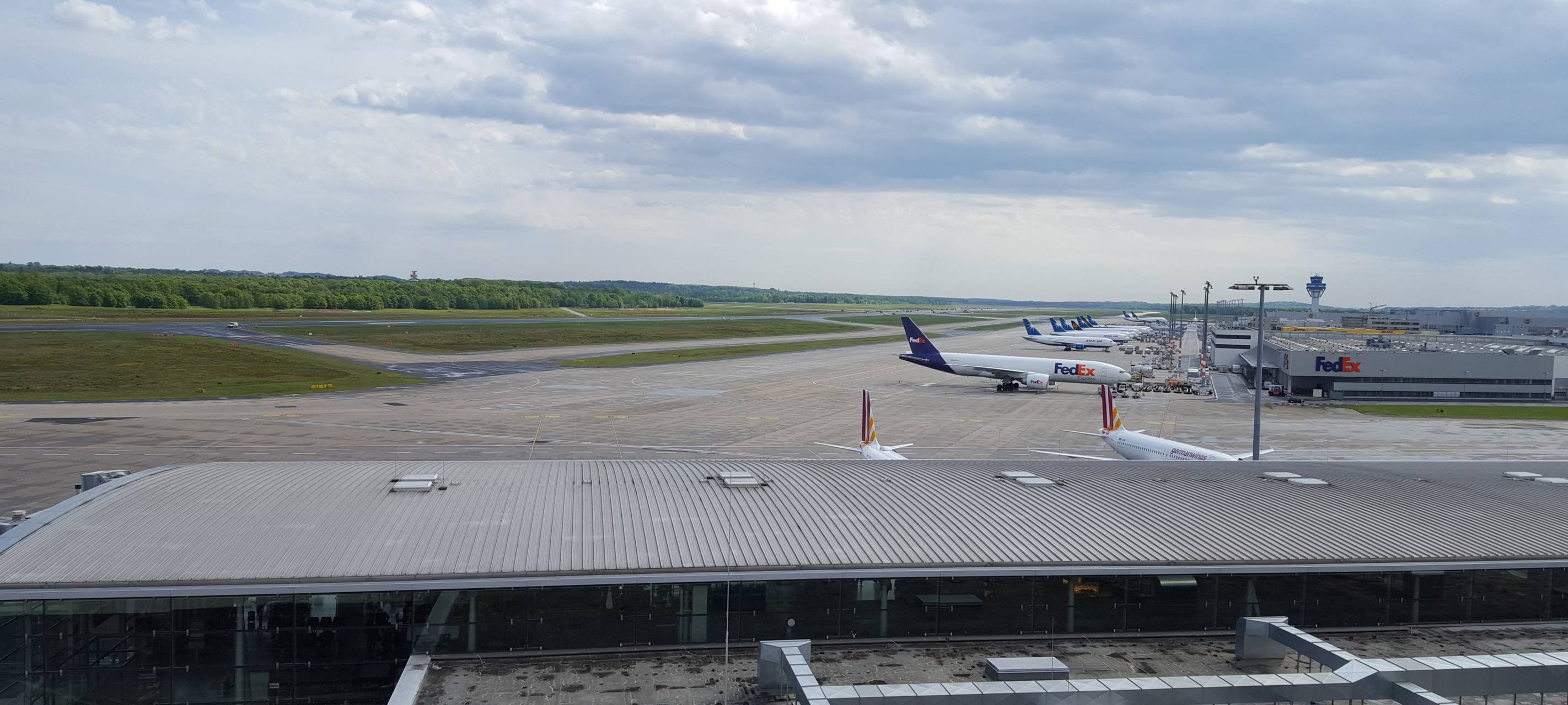 Passagierflüge weitgehend unbesetzt