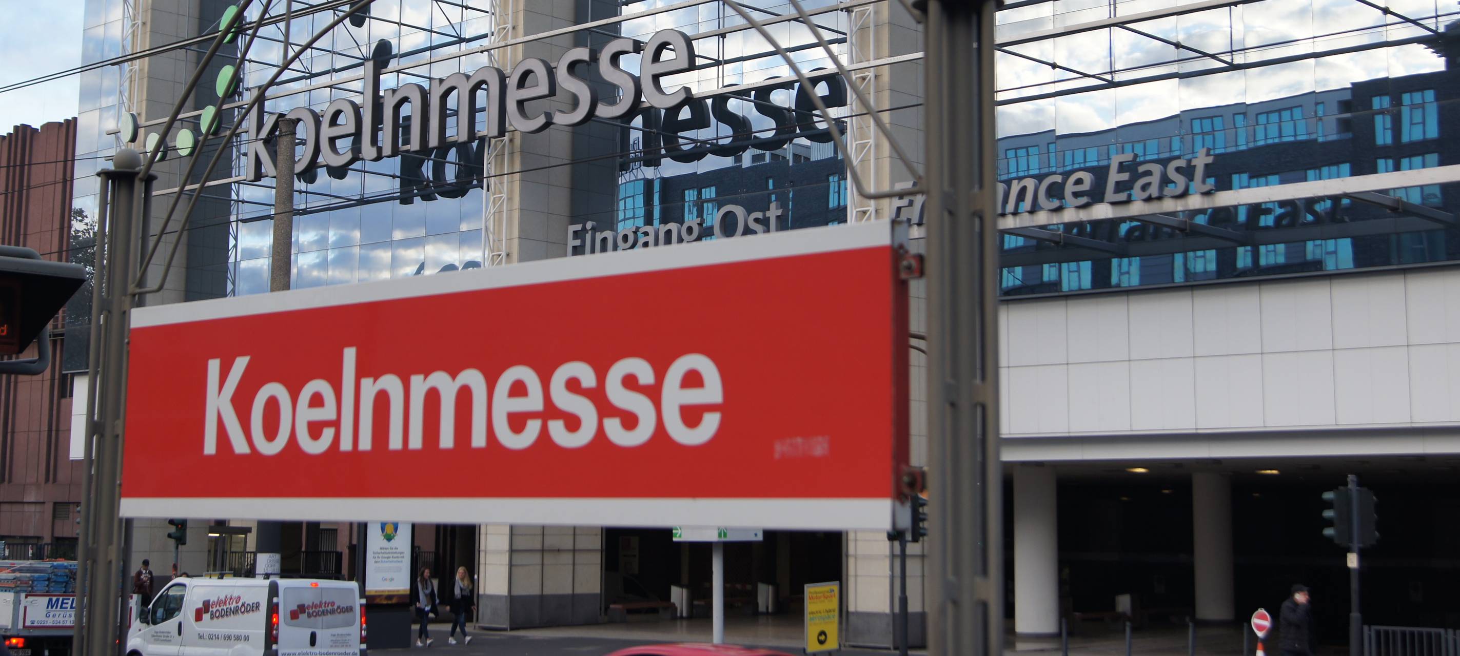 Trotz Koelnmesse-Absage an AfD: Demo am Messeturm