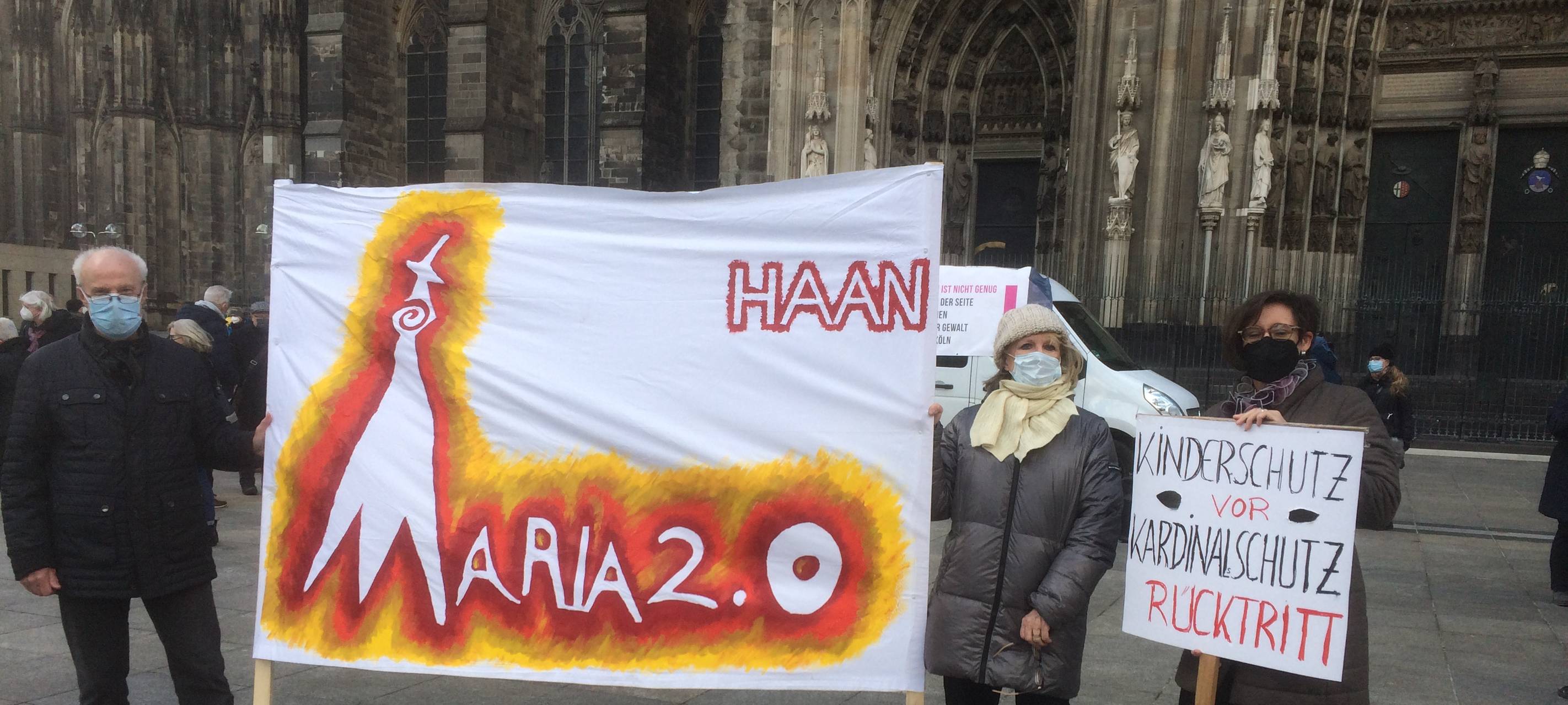 Protestaktion von „Maria 2.0“ auf dem Roncalliplatz