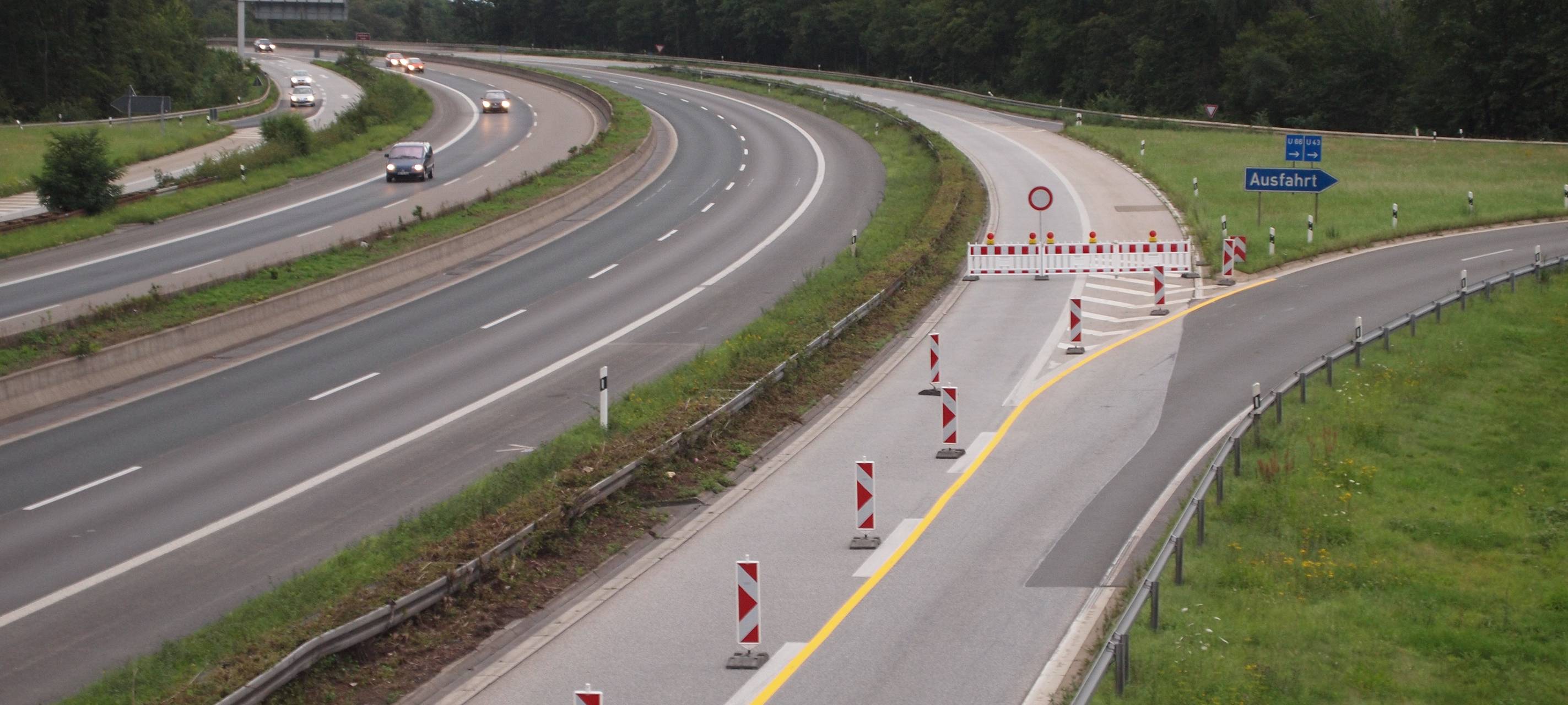 Abfahrt Dellbrück wegen Erdrutsch gesperrt