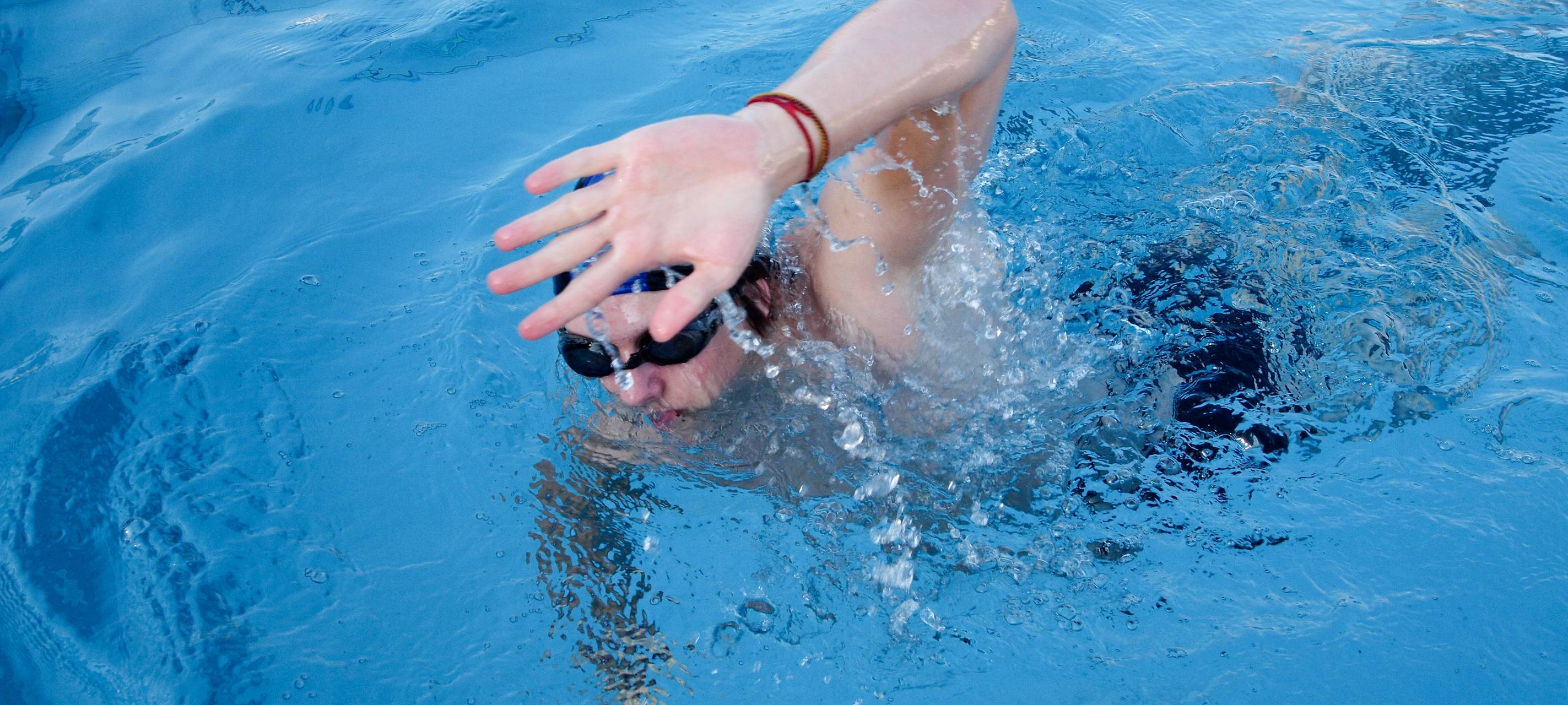 Extremschwimmerin startet 200-Kilometer-Tour von Frankfurt nach Köln
