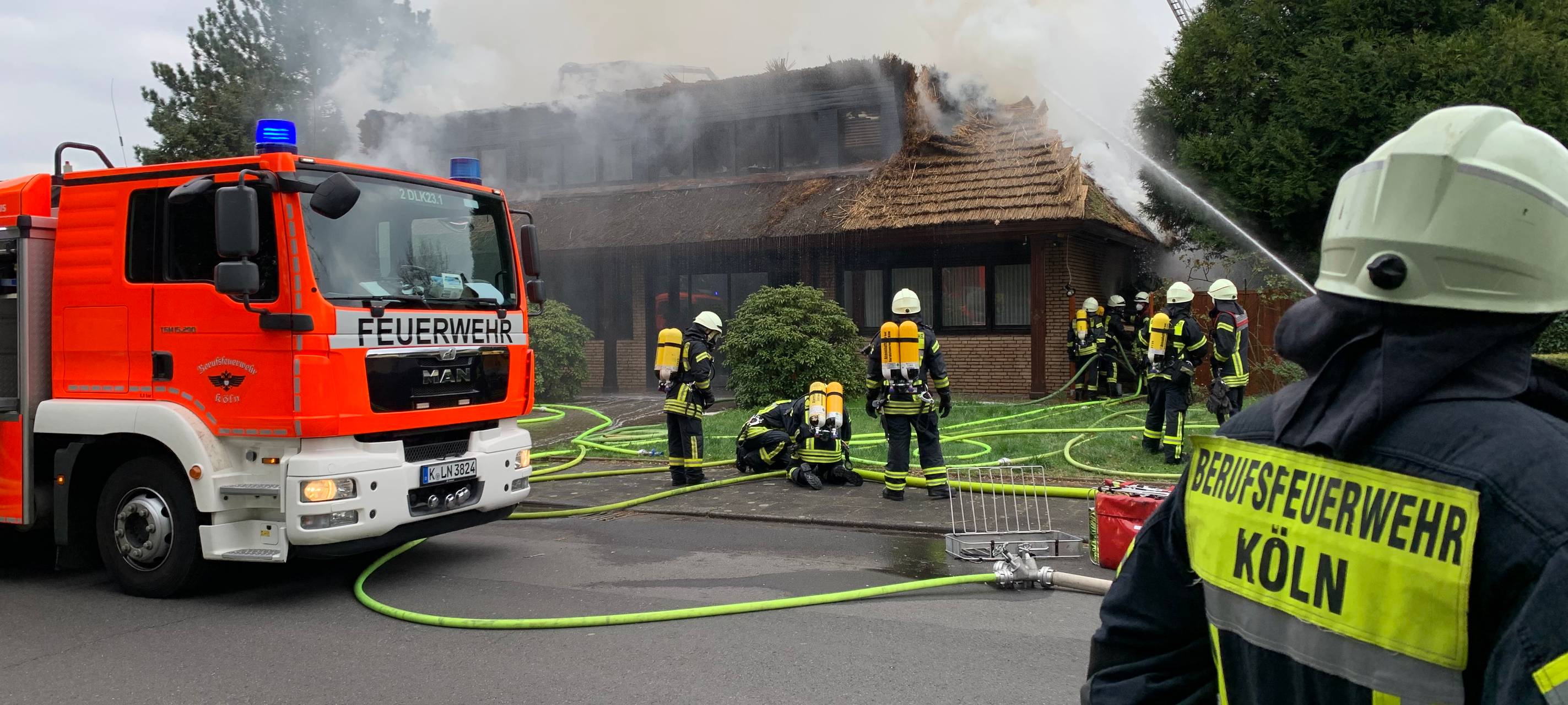 160 Einsatzkräfte löschen Brand in Hahnwald