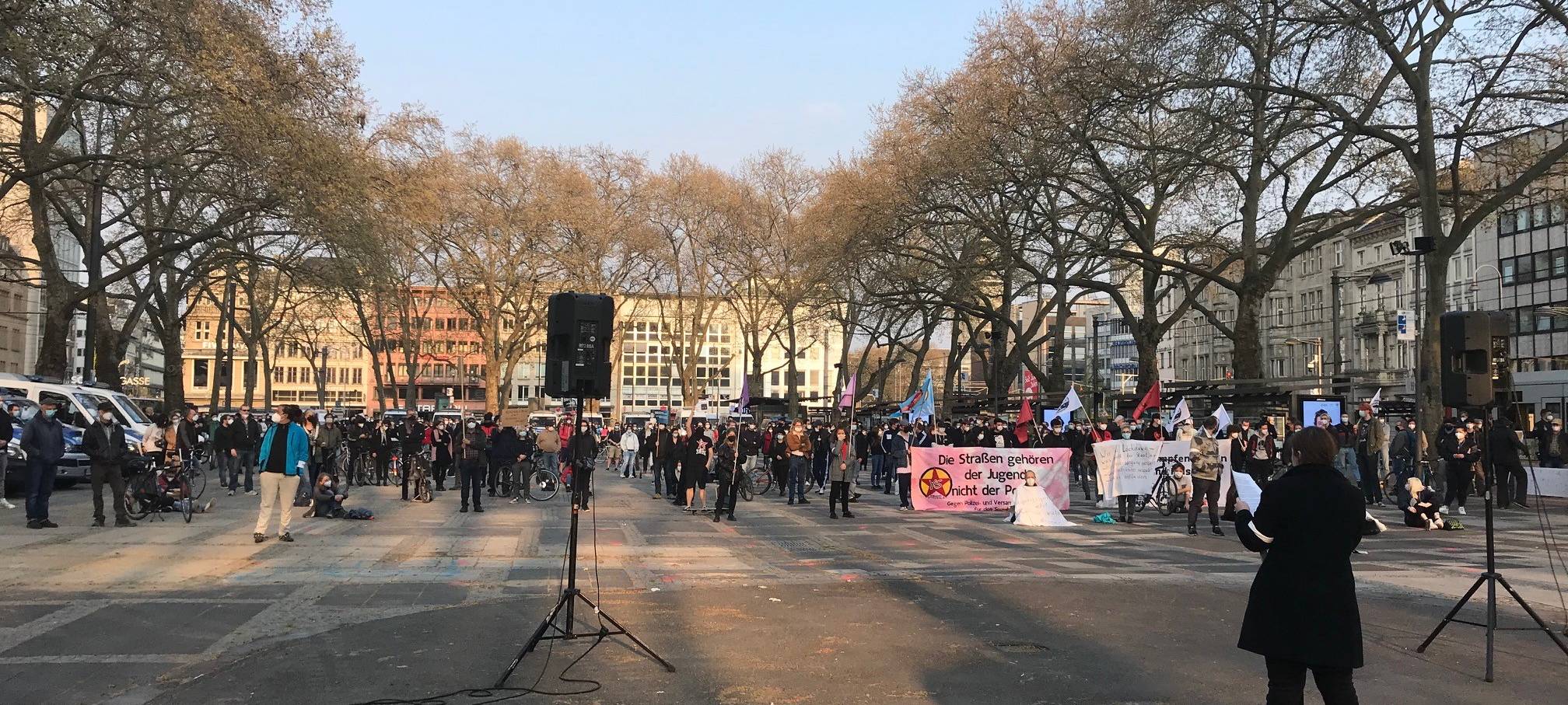 Demonstrationen gegen Corona-Maßnahmen in Köln