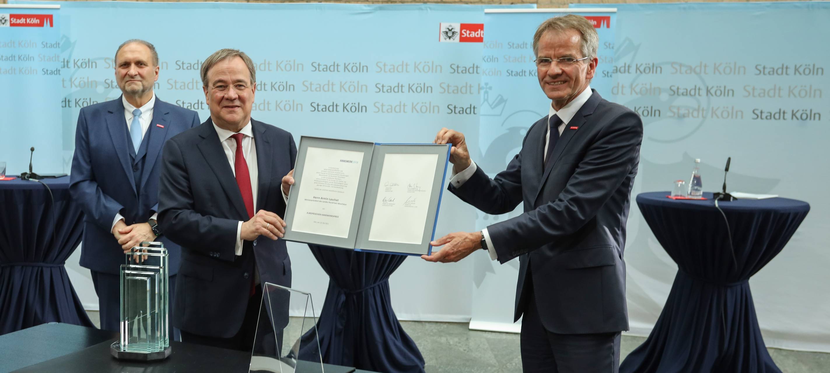 Armin Laschet erhält europäischen Handwerkspreis in Köln