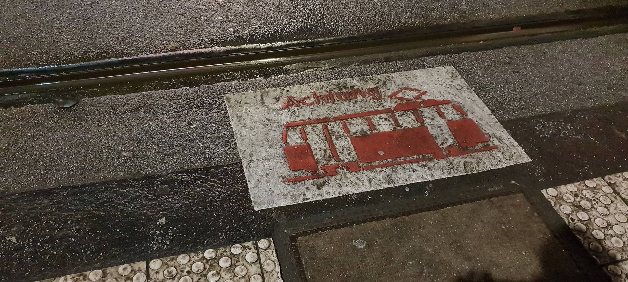 KVB-Bahn erfasst 18-Jährigen in Niehl