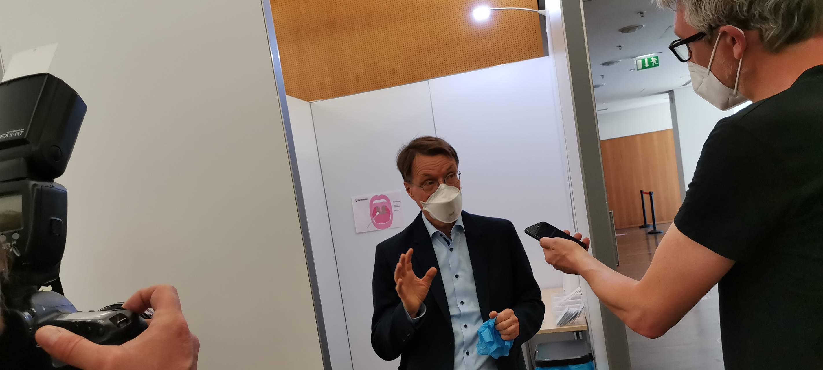 Lauterbach für Lockerung der Maskenpflicht