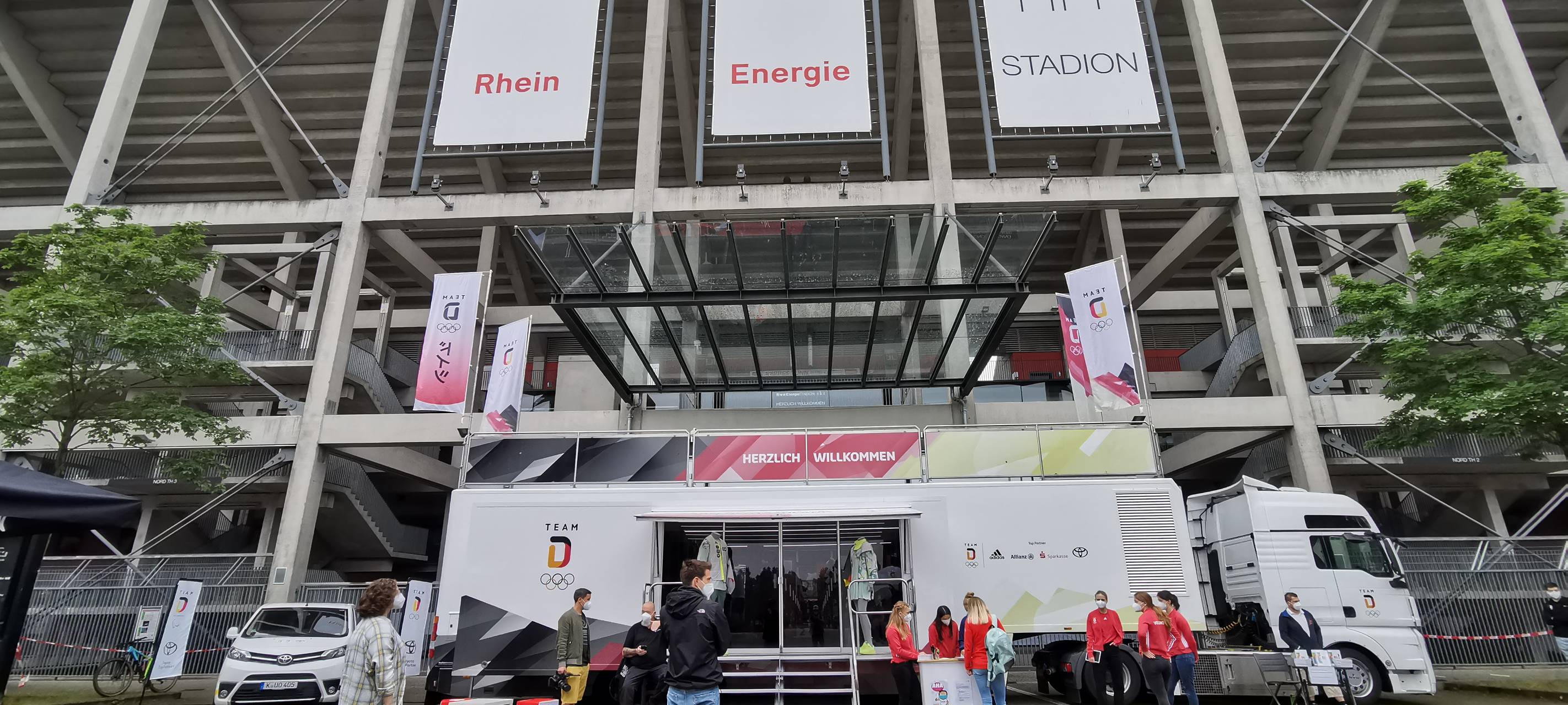Einkleidung für Olympia im RheinEnergie STADION