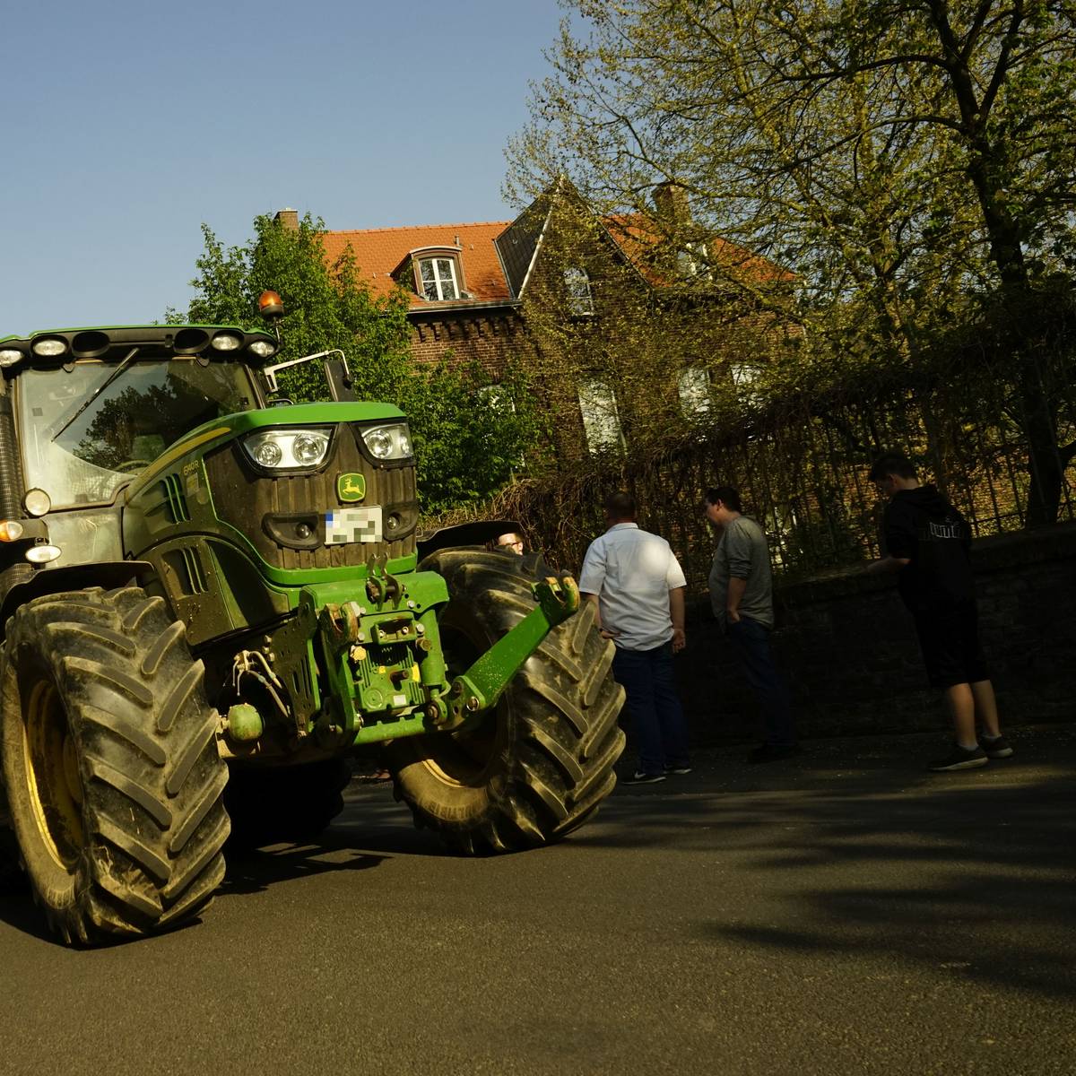 Traktor Lichterfahrt durch den Kölner Norden - Radio Köln