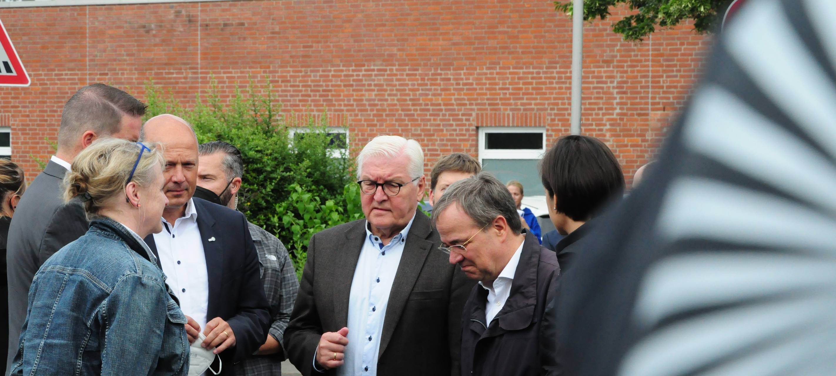 Zwei Menschen sterben in ihren überfluteten Kellern