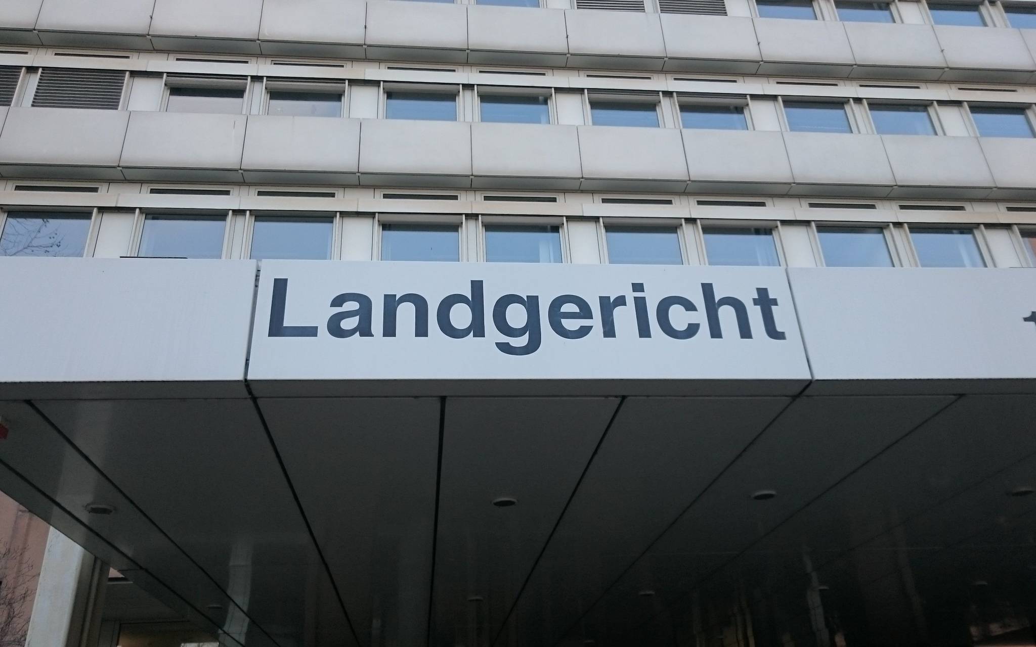 Millionenschaden: Prozess um mutmaßlichen Immobilienbetrug