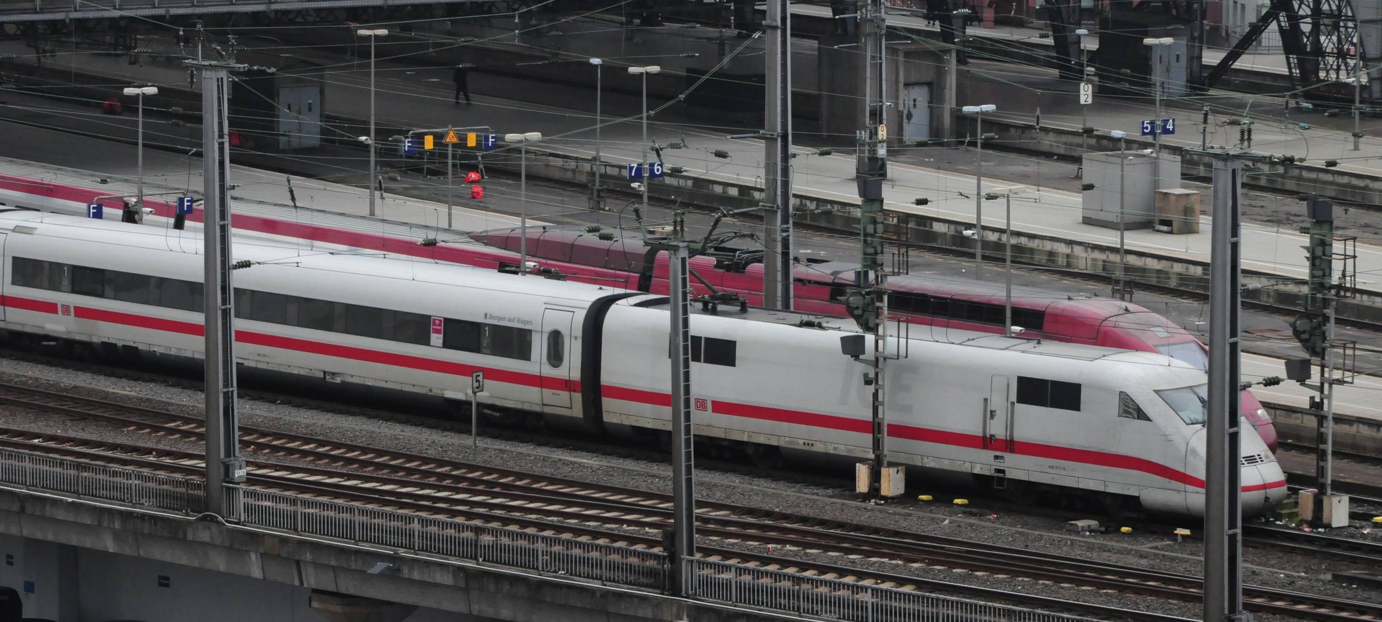 Änderungen für Bahnreisende im März
