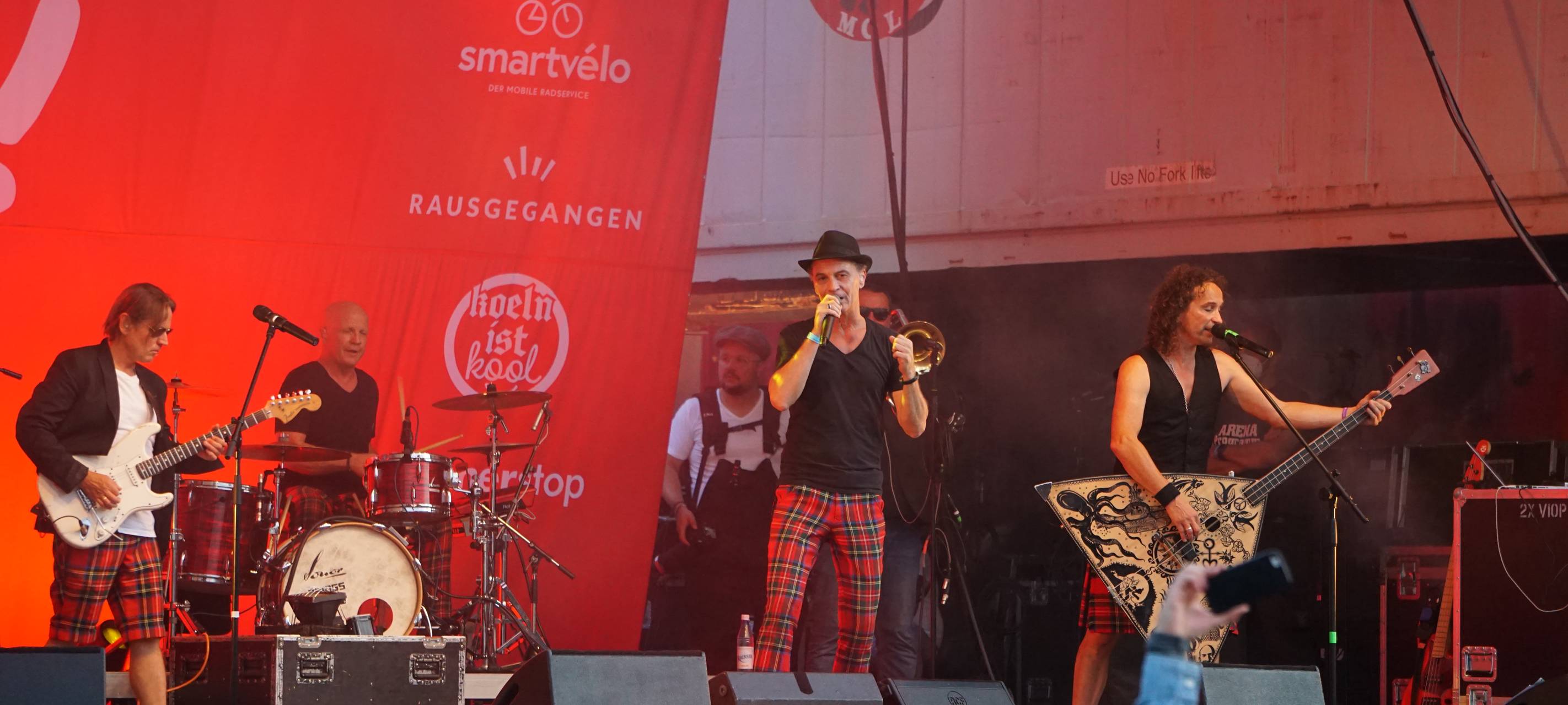 "Loss mer helfe"-Benefizkonzert an der Südbrücke
